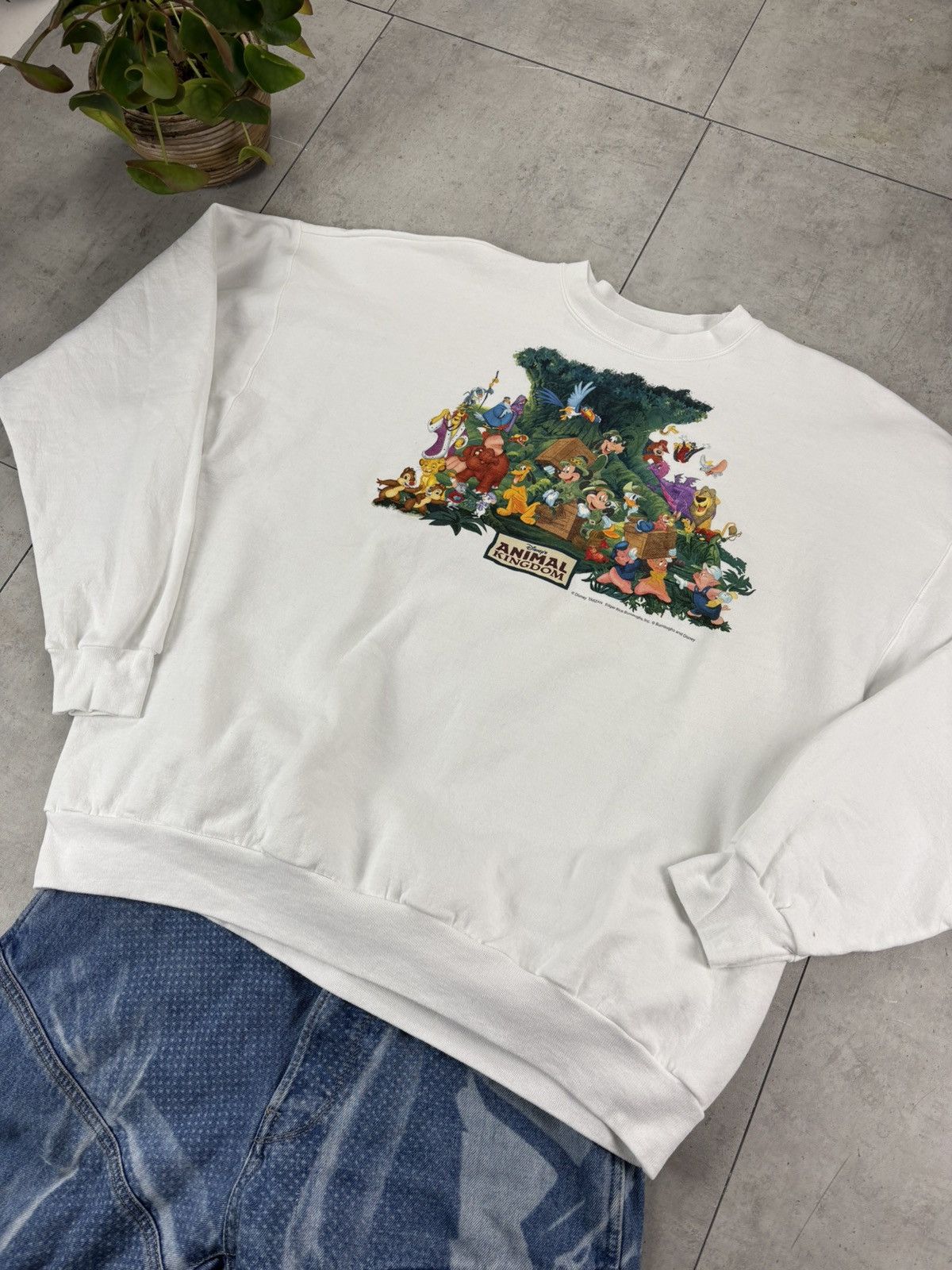 Disney Vintage Disney Animal Kingdom Sweatshirt autograph Spellout Size US L / EU 52-54 / 3 - 3 Thumbnail