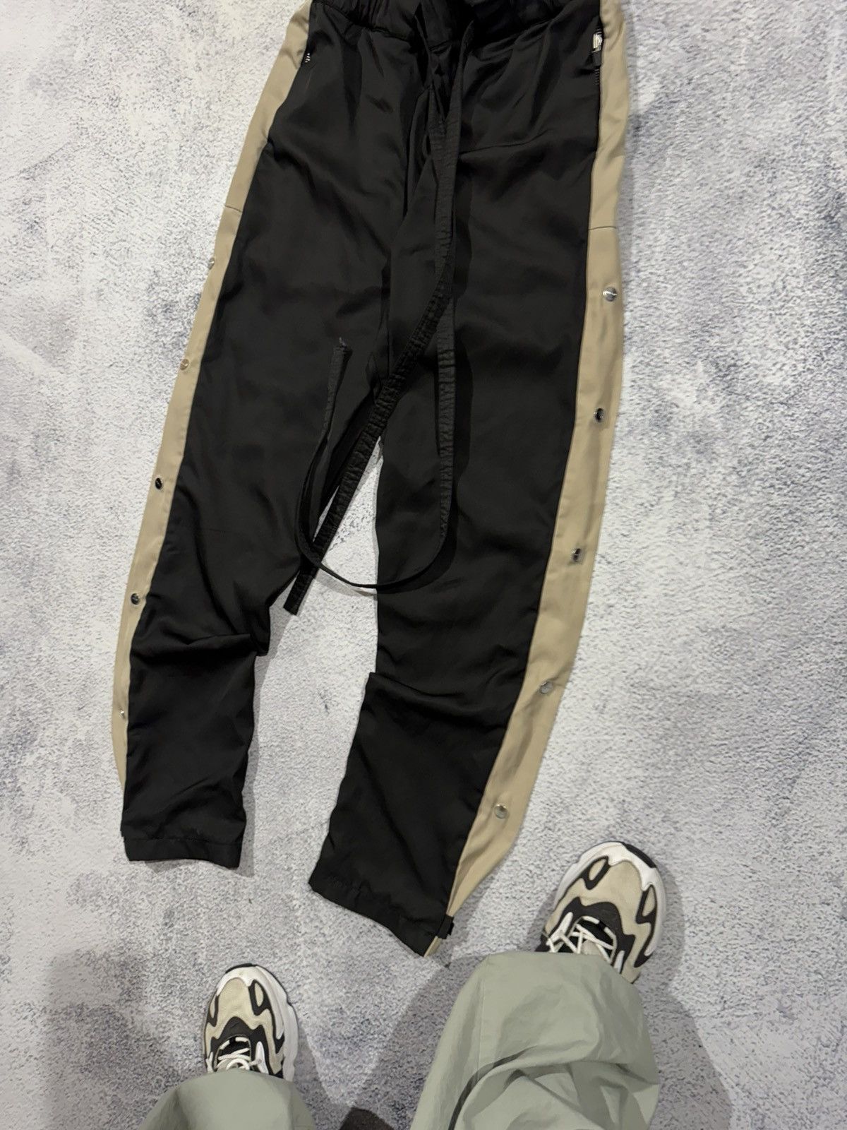 Fear of God Fear of God sixth collection pants sweatpants mens M size Size US 32 / EU 48 - 2 Thumbnail