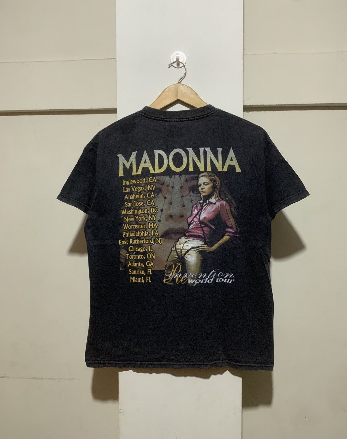 Band Tees VINTAGE MADONNA ‘REINVENTION WORLD TOUR’ TEE Rap Tee Style Size US M / EU 48-50 / 2 - 11 Thumbnail