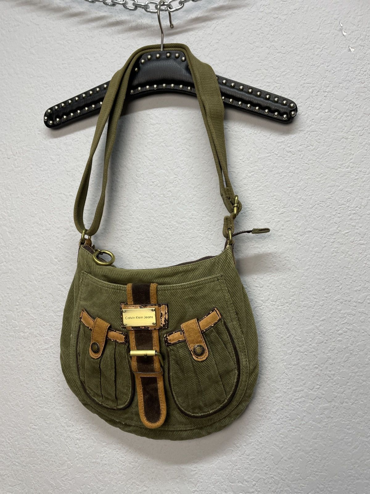 Vintage Vintage Y2K Calvin Klein Velvet Shoulder Bag Size ONE SIZE - 18 Thumbnail