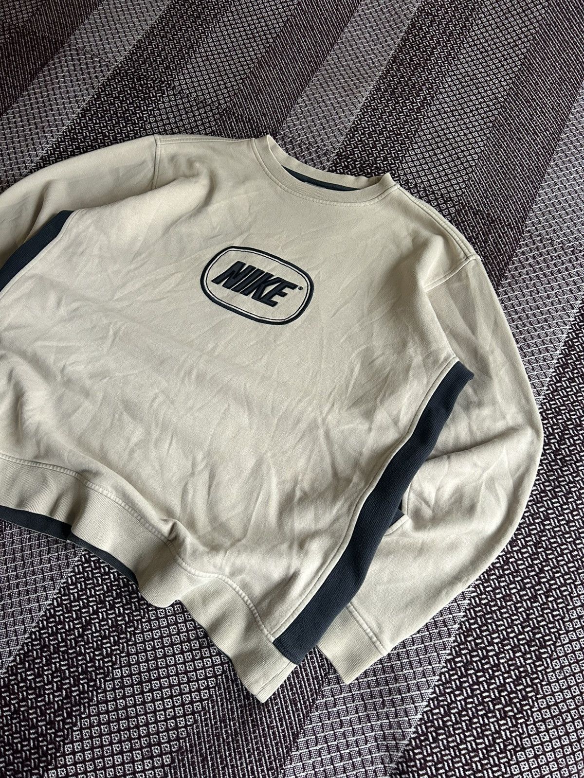 Nike Vintage Nike 90s Crewneck Big Logo Sweatshirt Beige Rare Y2K Size US XL / EU 56 / 4 - 2 Thumbnail