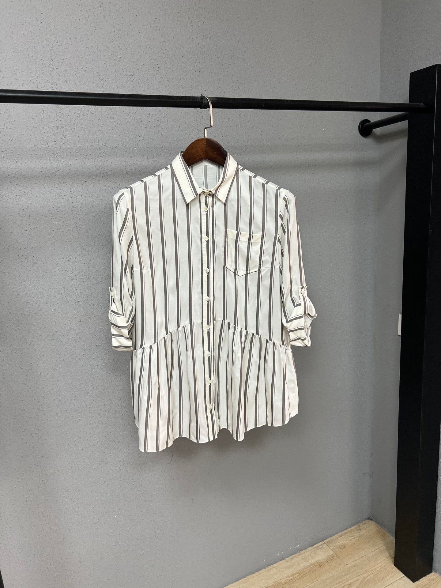 Brunello Cucinelli Brunello Cucinelli Striped Silk Shirt Size M / US 6-8 / IT 42-44 - 1 Thumbnail