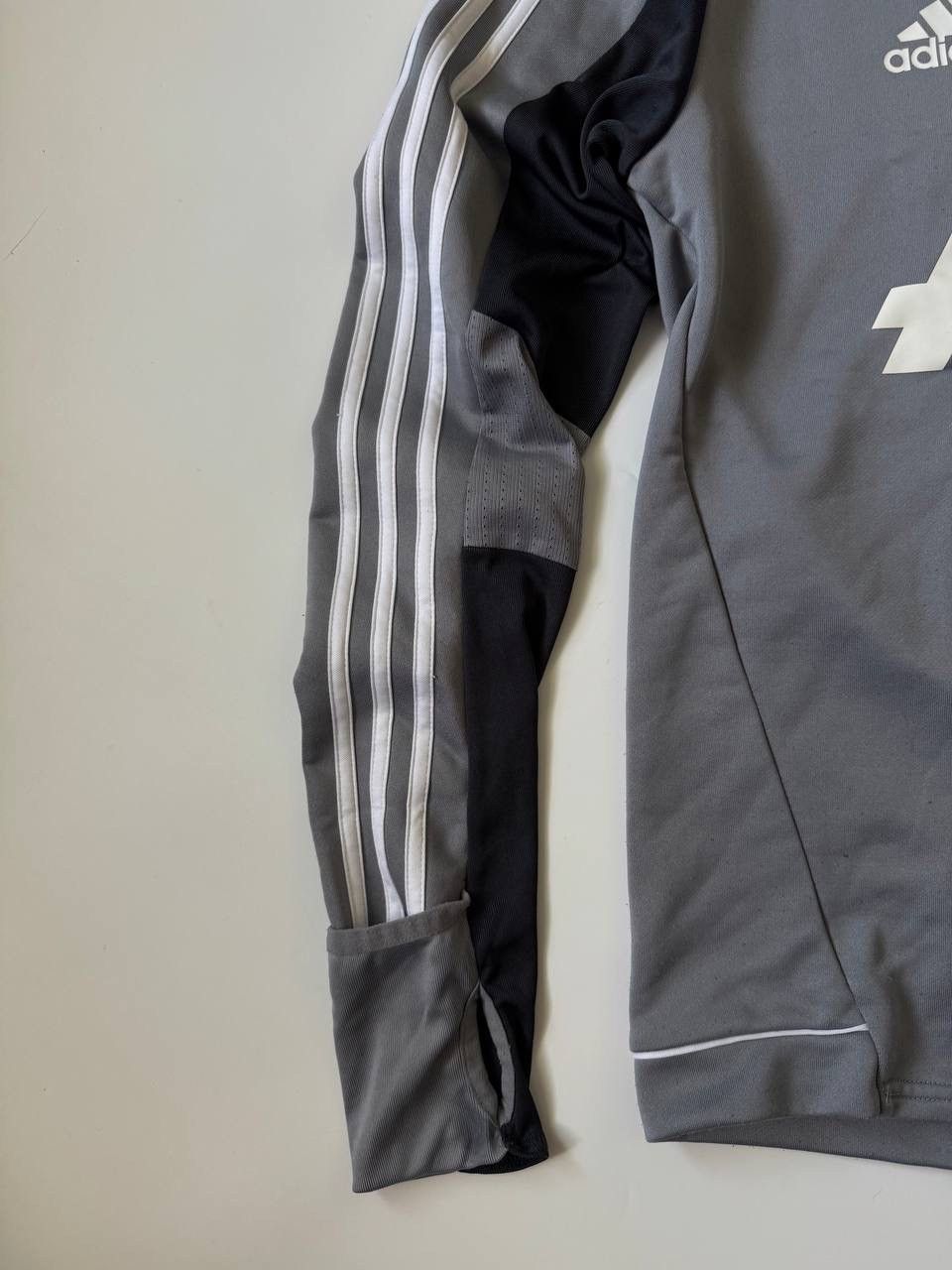 Adidas Adidas Jersey TrainingManchester United longsleeve size S Size US S / EU 44-46 / 1 - 4 Thumbnail