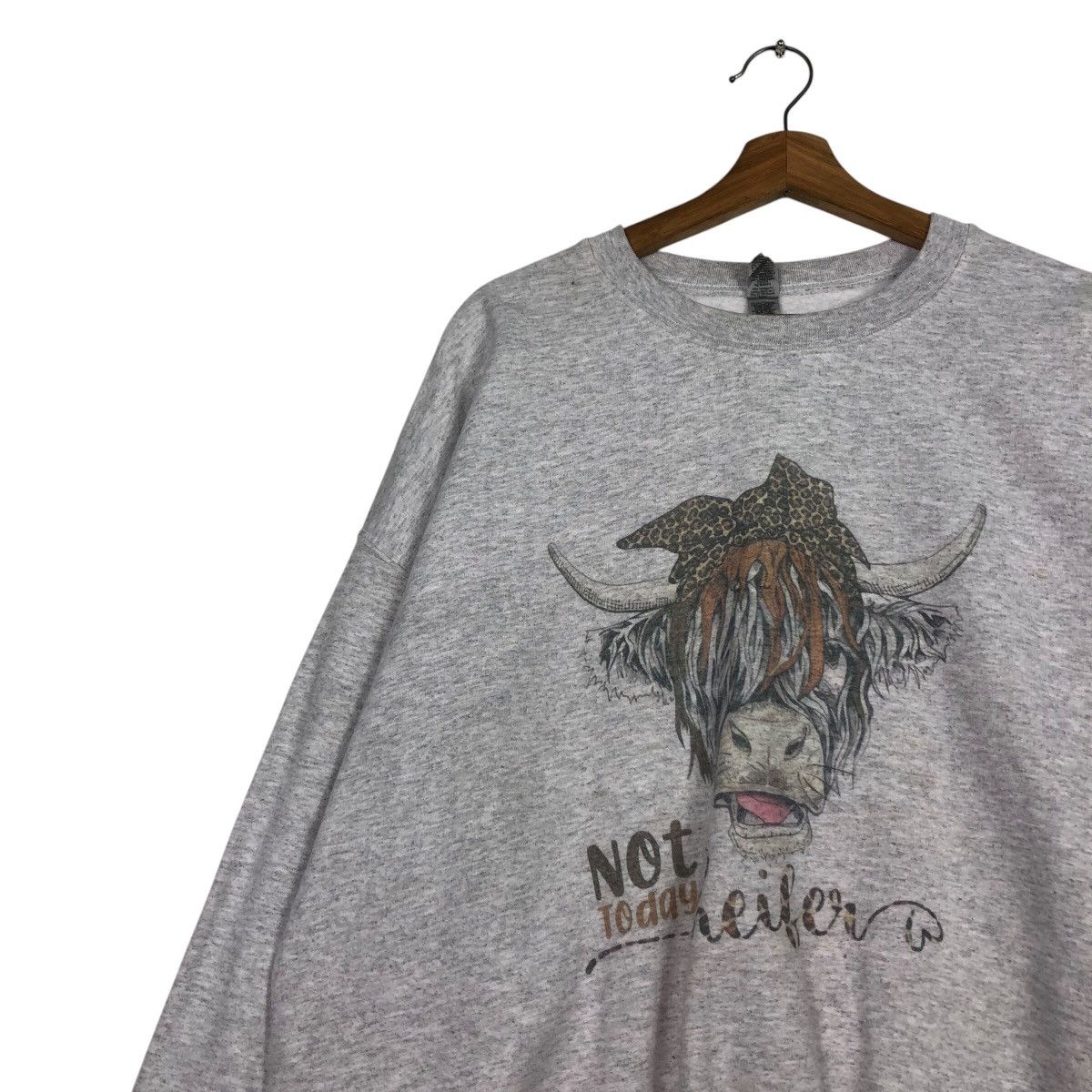 Japanese Brand Vintage-Style Cow Illustration Sweatshirt Size US XL / EU 56 / 4 - 8 Thumbnail