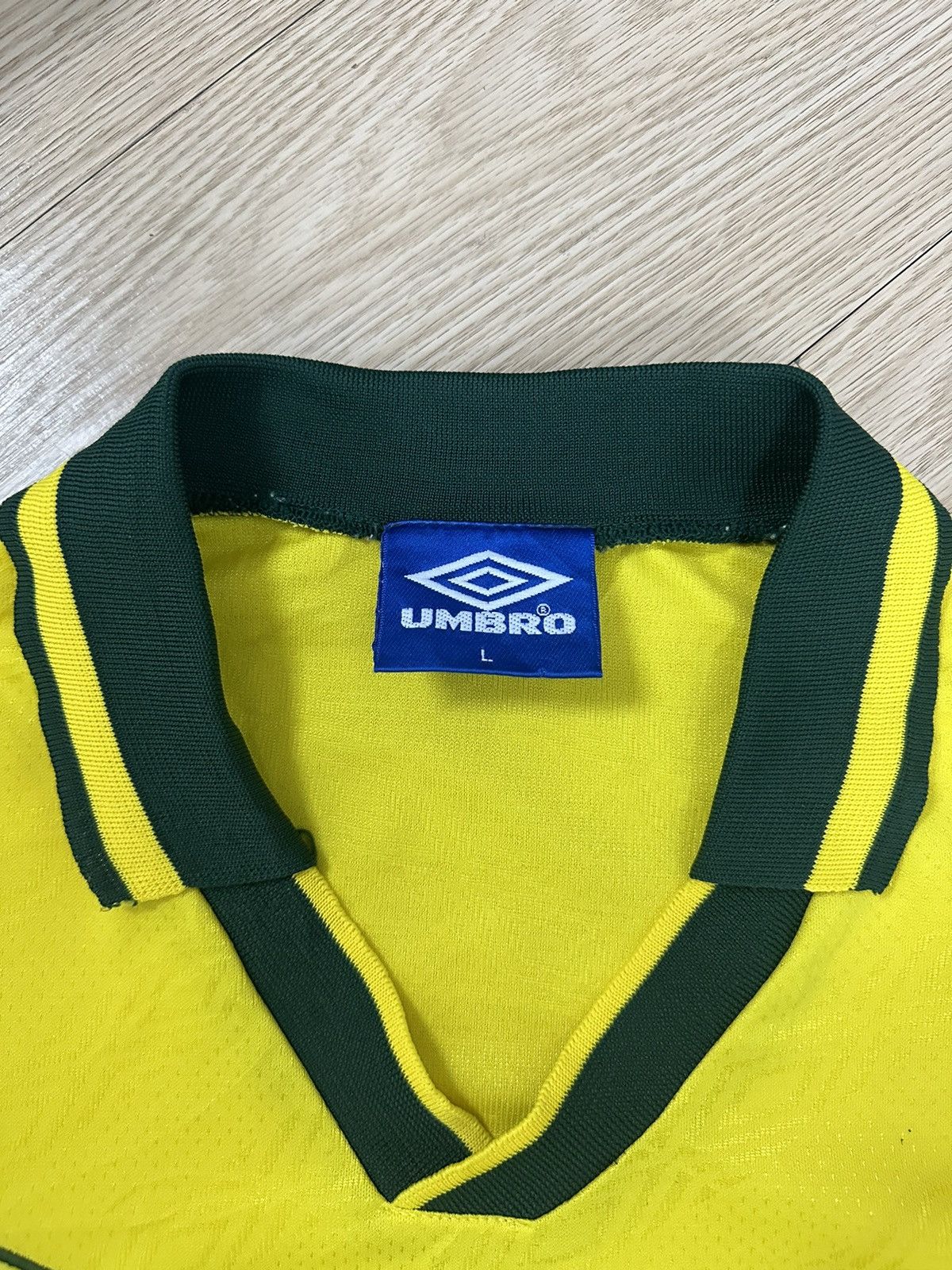 Umbro × Vintage Vintage 90’s Umbro Football Jersey Brazil Colourway Size US L / EU 52-54 / 3 - 4 Thumbnail