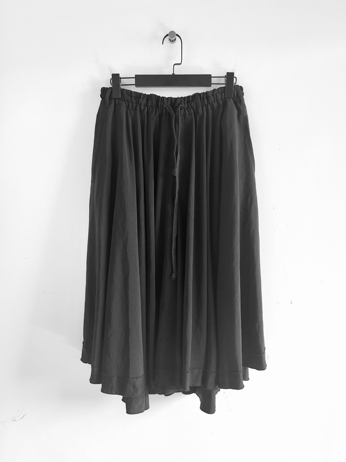 Yohji Yamamoto Ground Y Yohji Yamamoto Ta/UXEDO CREPE DE CHINE CIRCLE PANTS Size US 32 / EU 48 - 1 Thumbnail