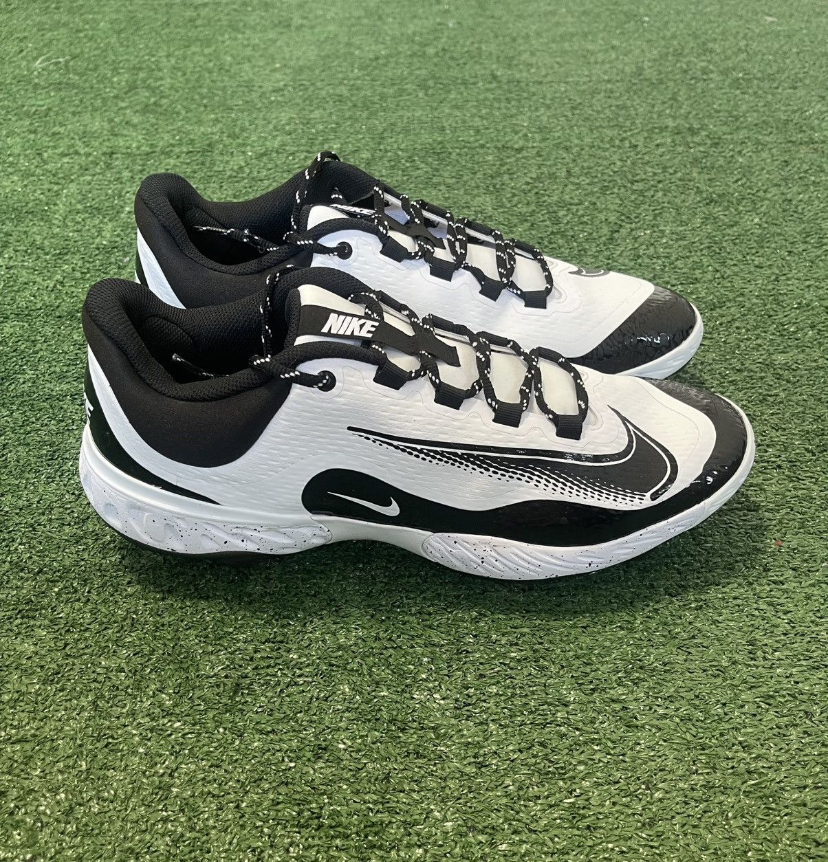 Nike Alpha Huarache Elite 4 Low Baseball Cleats White/Black