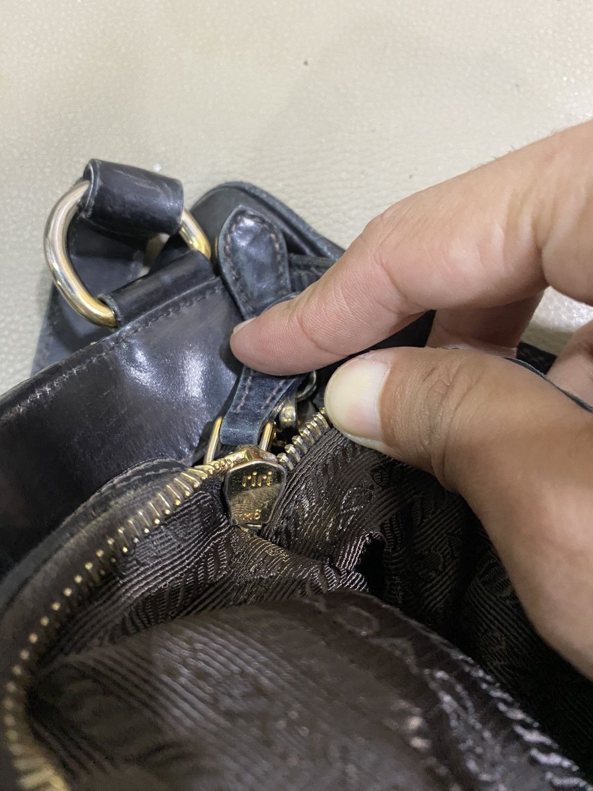 Prada Authentic Prada Milano Saffiano Crossbody Sling Bag Size ONE SIZE - 18 Thumbnail