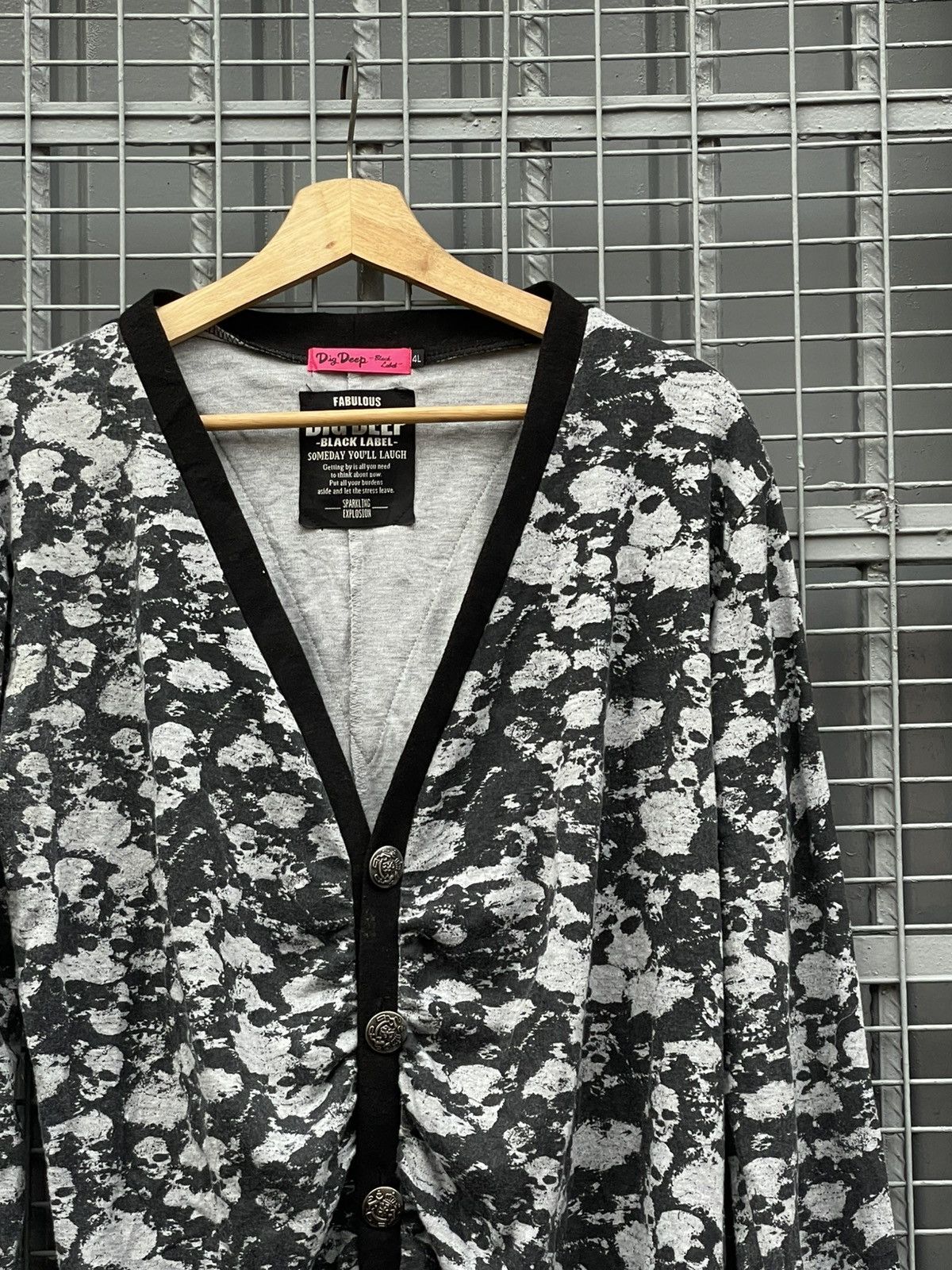 Dig Deep Skull Button-Up Cardigan Size XL / US 12-14 / IT 48-50 - 2 Thumbnail