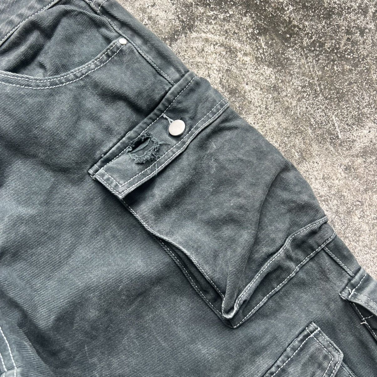 Fashion Nova “y2k style” FASHION NOVA BAGGY CARGO PANTS TECHWEAR STYLE Size US 34 / EU 50 - 10 Thumbnail
