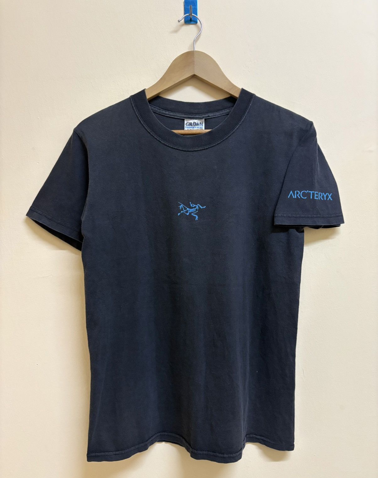 Arc'teryx Vintage 90s Arcteryx Big Logo T-Shirt Gorpcore Streetwear Size US S / EU 44-46 / 1 - 2 Thumbnail