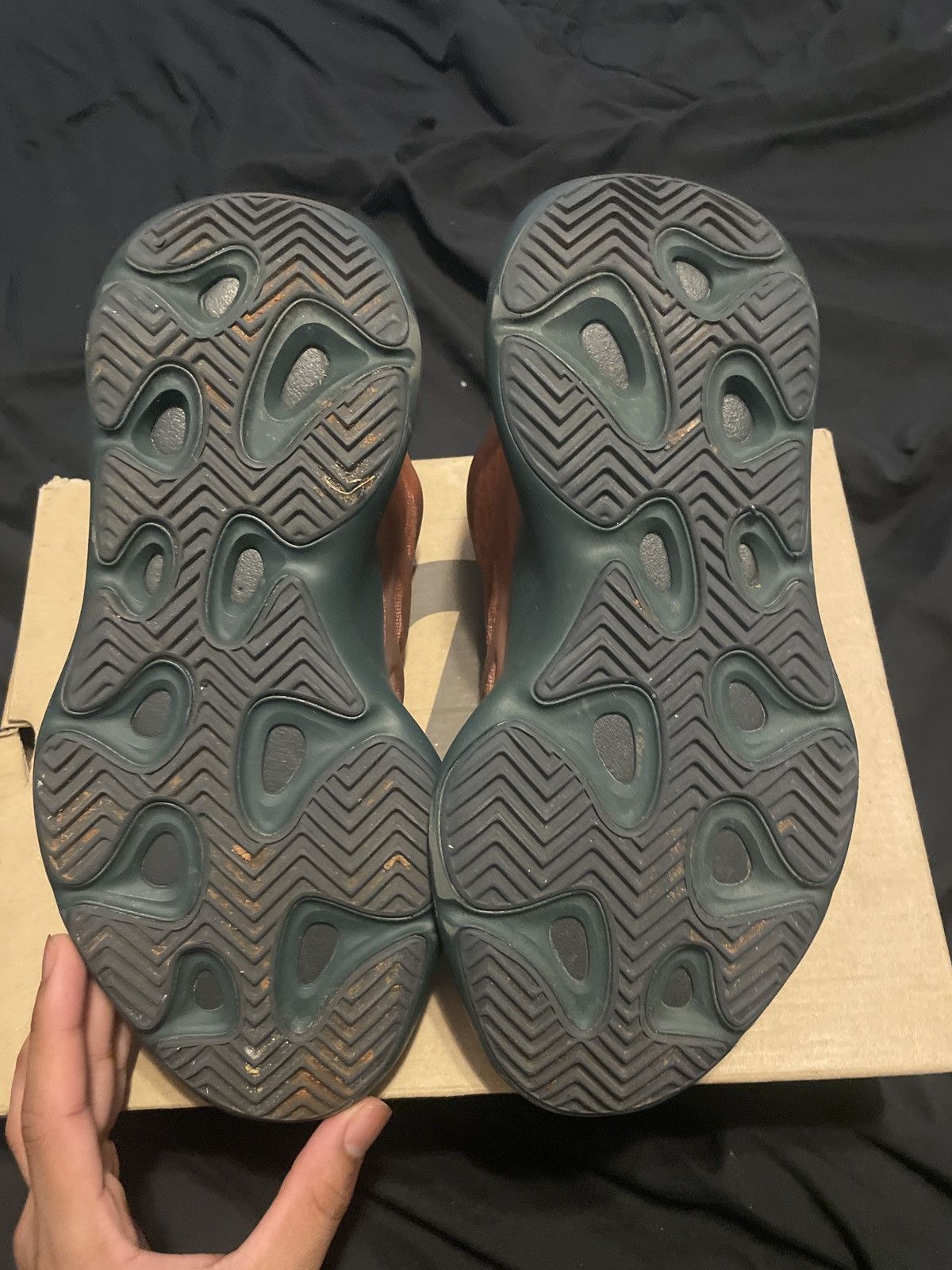 Yeezy yeezy 700 Size US 7.5 / EU 40-41 - 3 Thumbnail