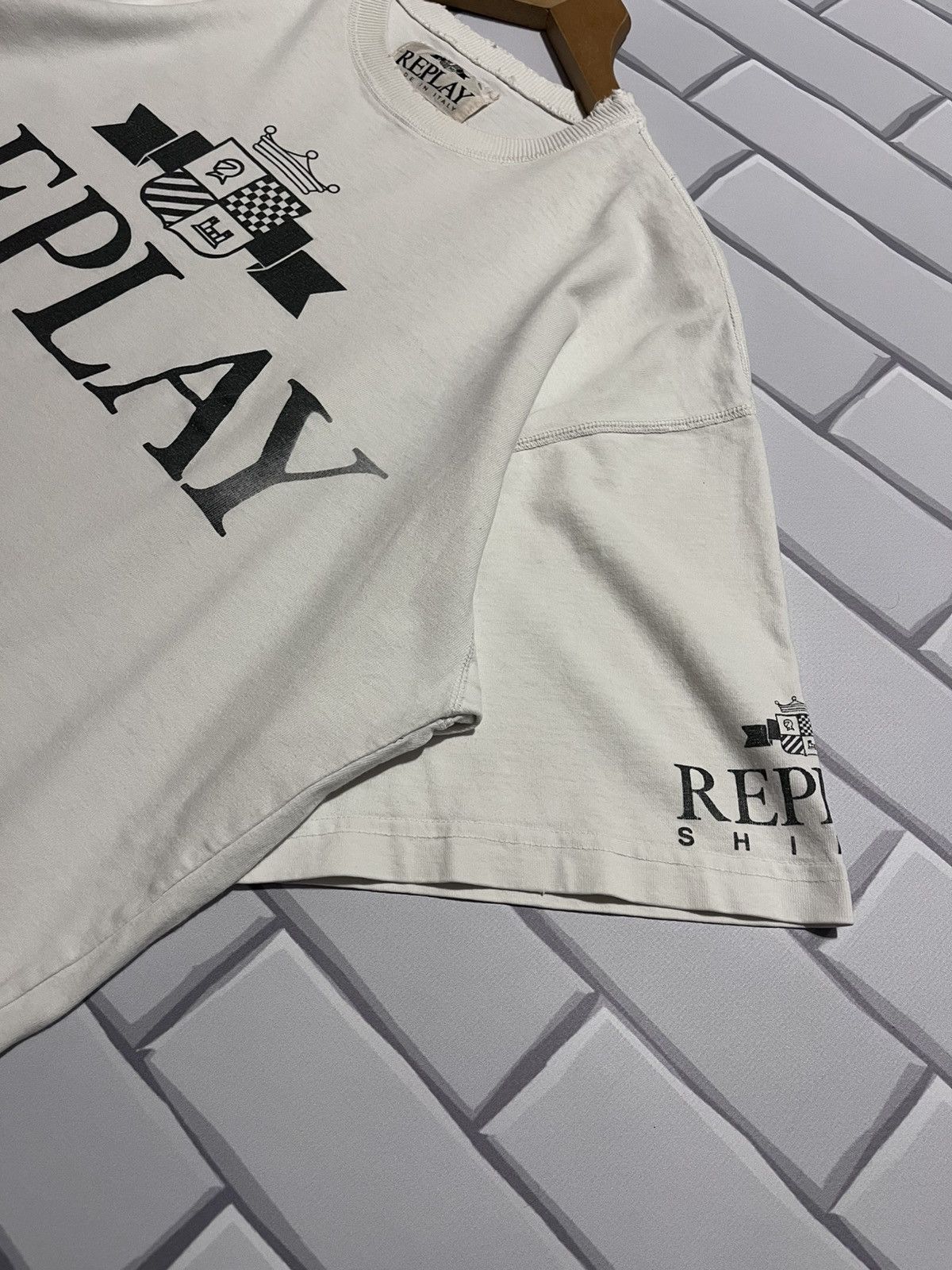 Replay 💥 Replay “Shirts” Crest Logo Tee 90s Made in Italy Size US L / EU 52-54 / 3 - 4 Thumbnail