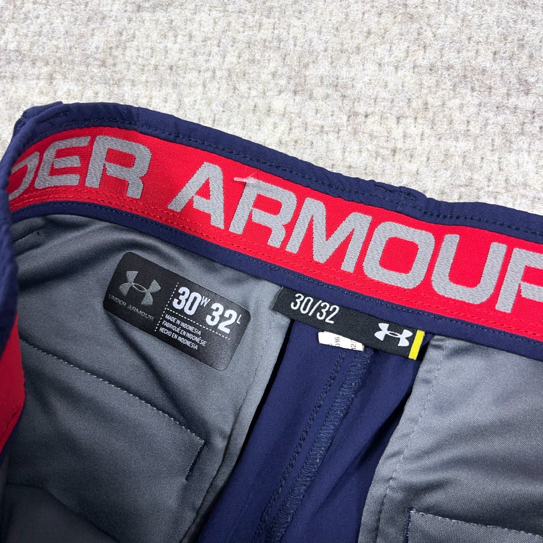 Under Armour Under Armour Golf Pants Men 30x32 Navy Blue Straight Leg Chino Performance Adult Size US 30 / EU 46 - 4 Thumbnail