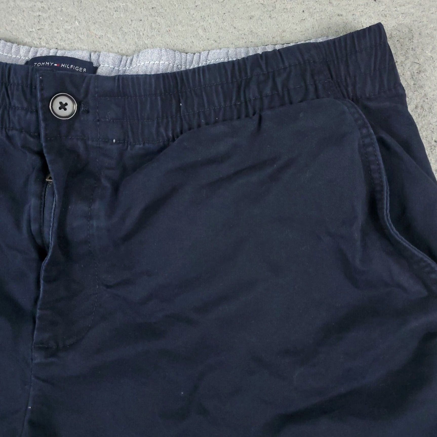 Tommy Hilfiger VINTAGE Tommy Hilfiger Shorts Womens Size 2XL Classic Chino Flat Front Blue Casual Size 35" - 3 Thumbnail