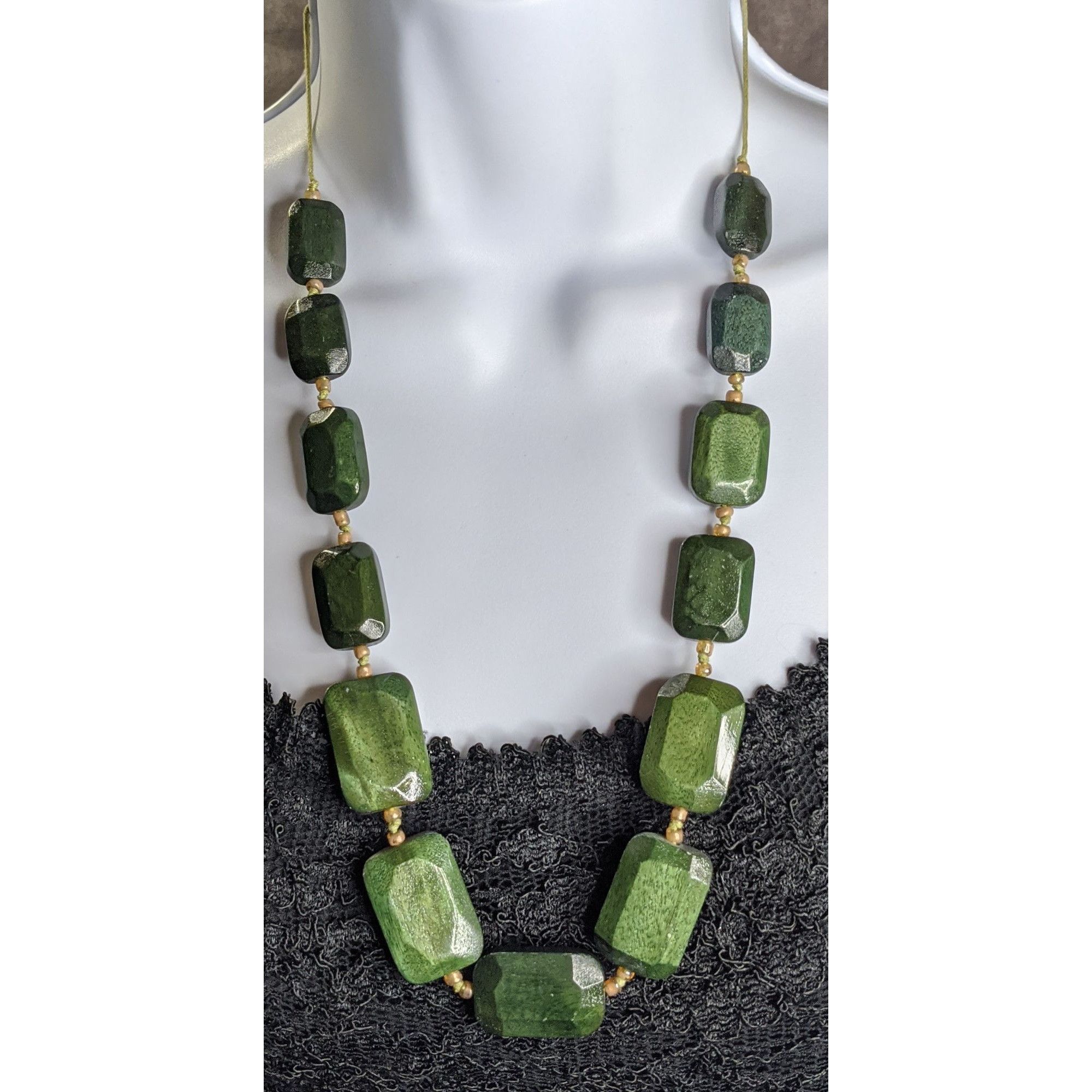 Other Cottagecore Chunky Green Wooden Beaded Necklace Size ONE SIZE - 1 Thumbnail