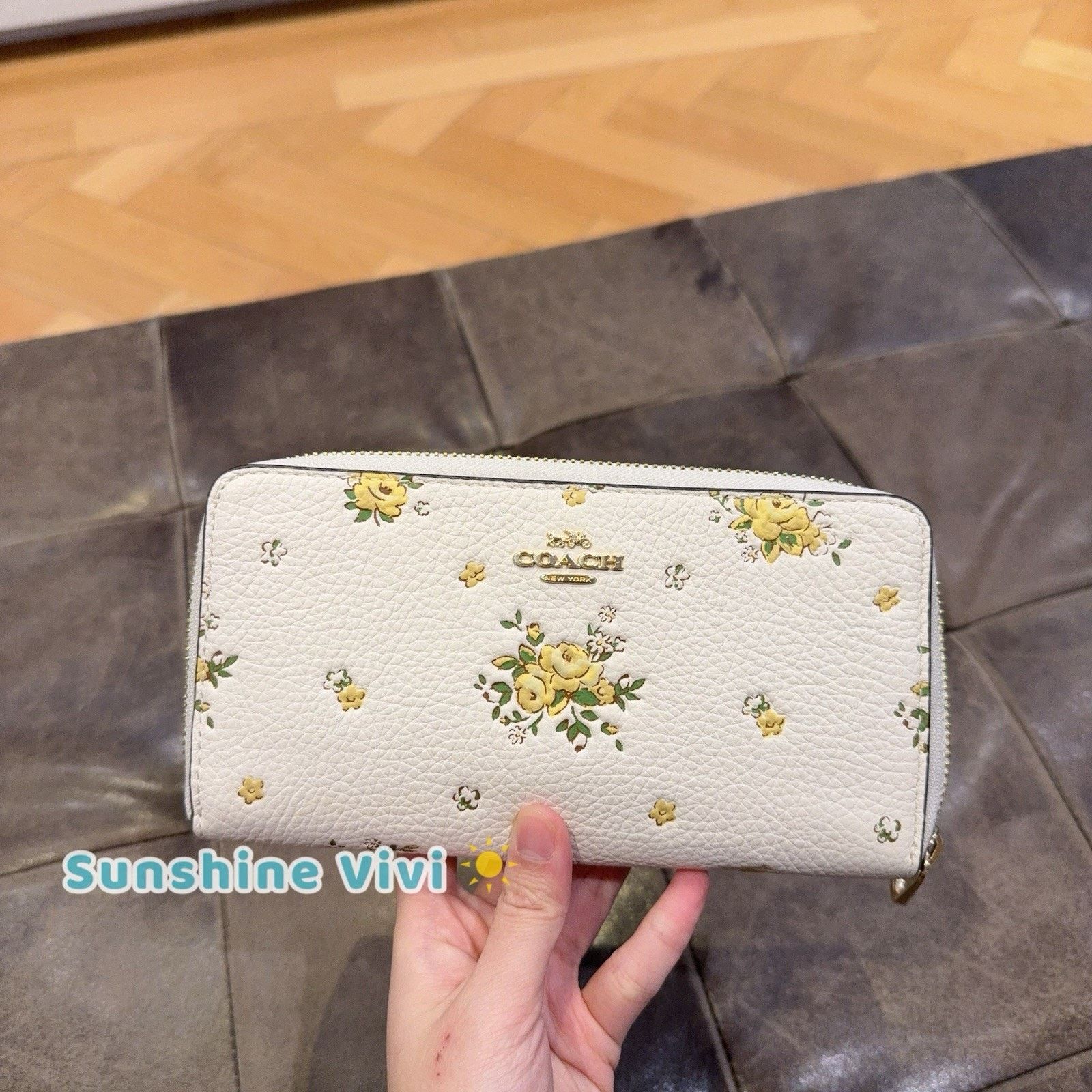 Coach NWT Coach Long Zip Around Wallet Canvas CAO89 Chalk multi Size ONE SIZE - 1 Thumbnail