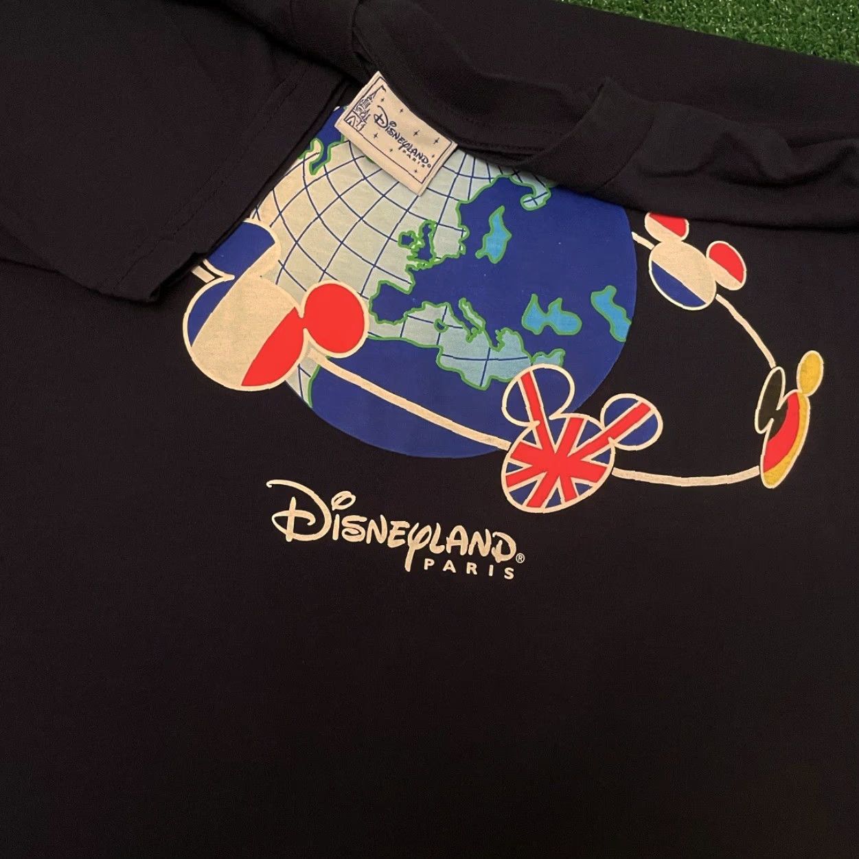Disney VINTAGE Disney Disneyland Paris Mickey Around The World Y2K Retro Shirt XL Mens Blue Mickey 90s Paris Size US XL / EU 56 / 4 - 2 Thumbnail
