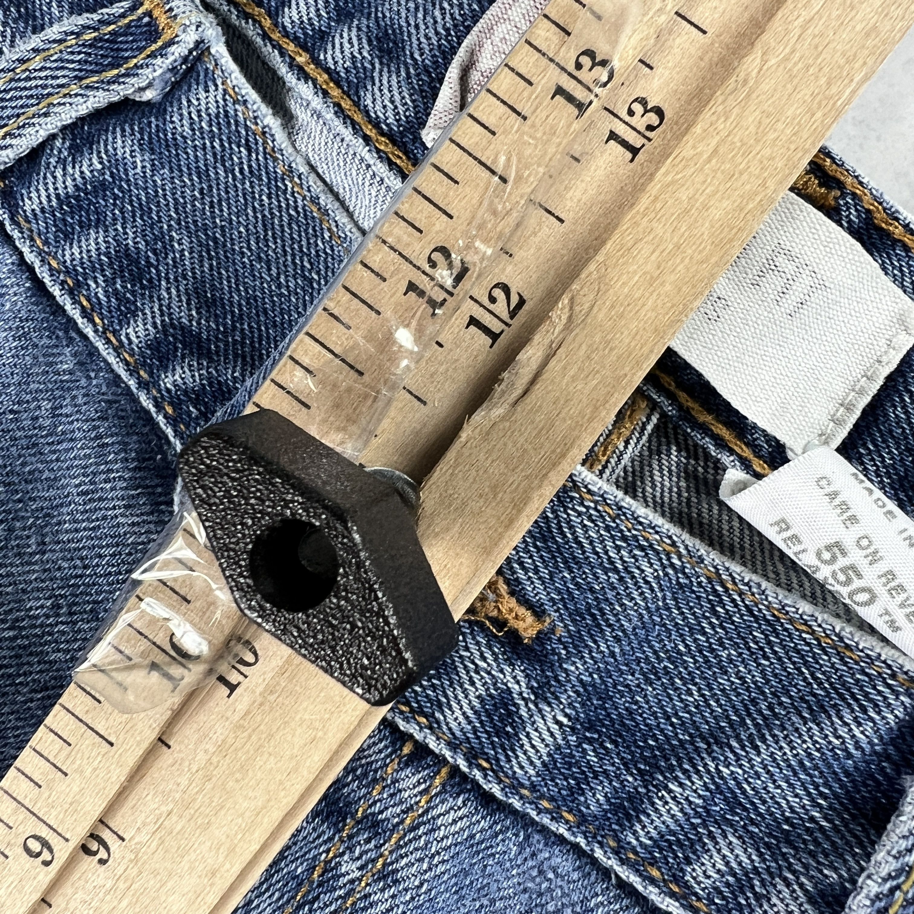 Levi's × Vintage Y2K Levi's Jeans 550 Relaxed Fit Blue Faded Cotton Denim Size US 35 - 22 Thumbnail