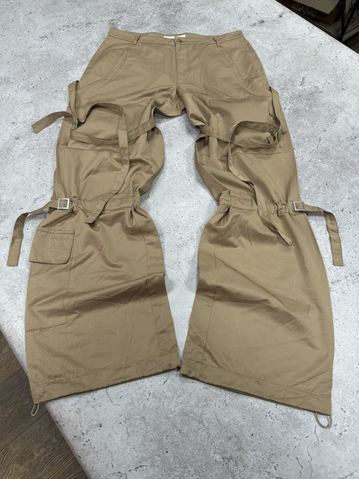 20471120 Vintage Japanese Bandage Cargo Junya Watanabe Stye Pants Size US 32 / EU 48 - 2 Thumbnail