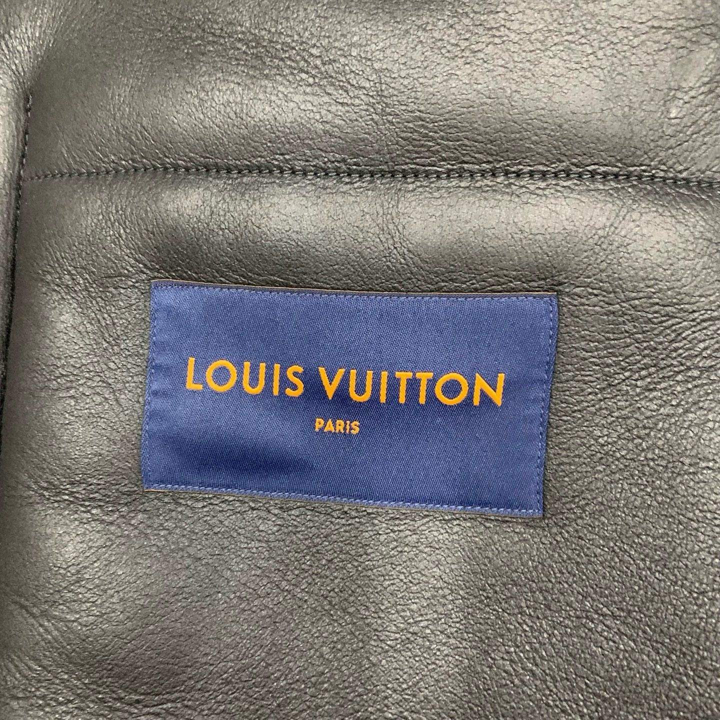 Louis Vuitton LV Black Monogram All-over Print Fur Coat Size US L / EU 52-54 / 3 - 5 Thumbnail