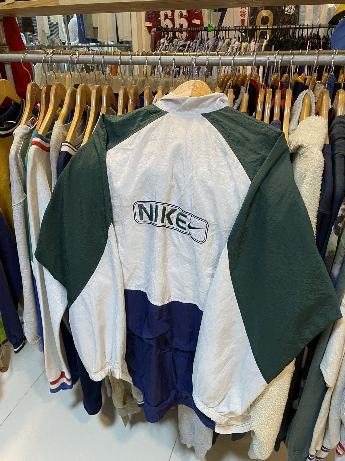 Nike Vintage Nike Spell Out Windbreaker Jacket Size US L / EU 52-54 / 3 - 1 Thumbnail