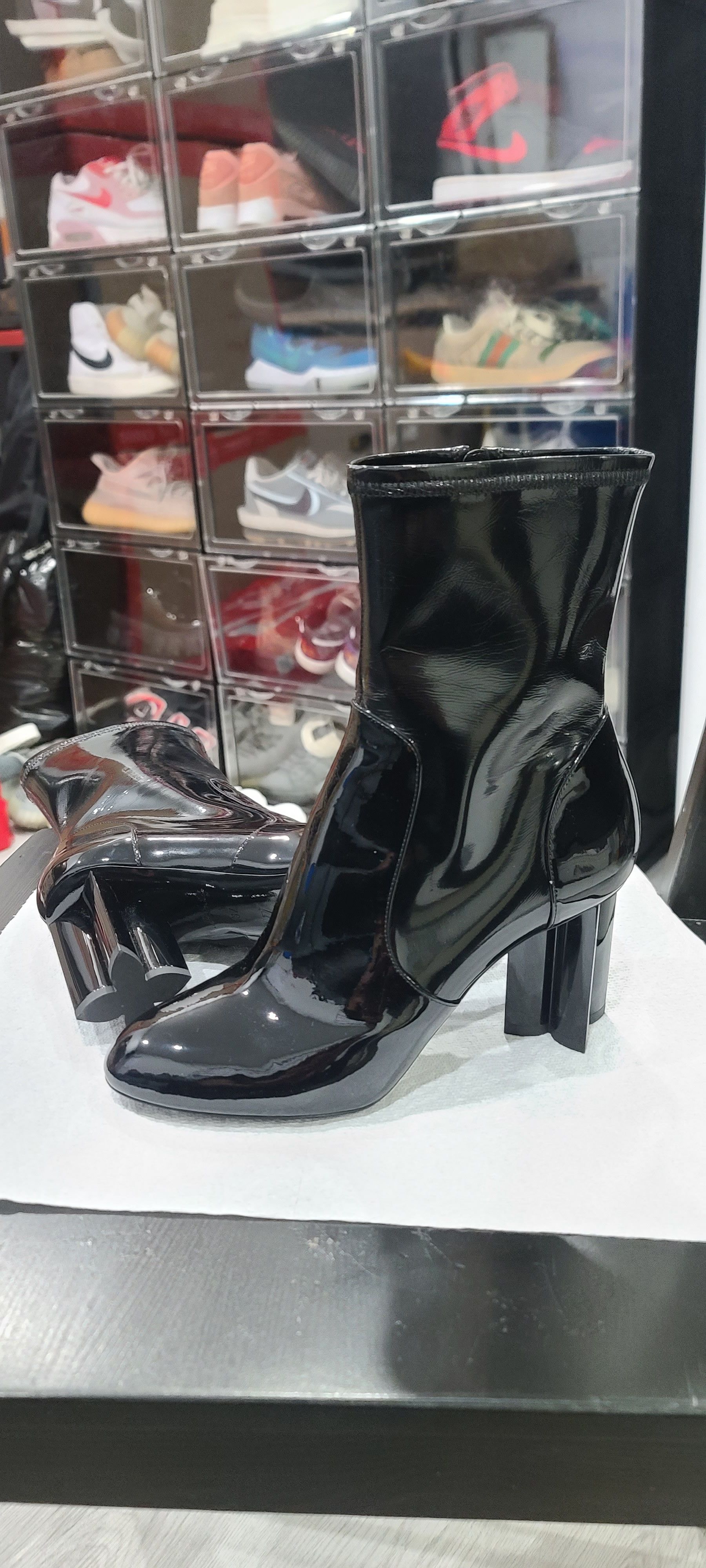 Louis Vuitton LOUIS VUITTON Patent Uniformes Silhouette Ankle Boots Size US 7 / IT 37 - 7 Thumbnail