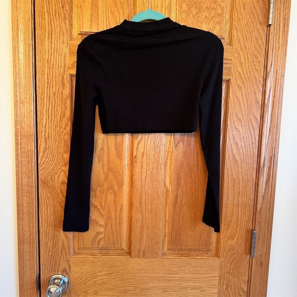 Shein SHEIN Women's Black Mock Neck Long Sleeve Crop Top Size M C Size M / US 6-8 / IT 42-44 - 2 Thumbnail