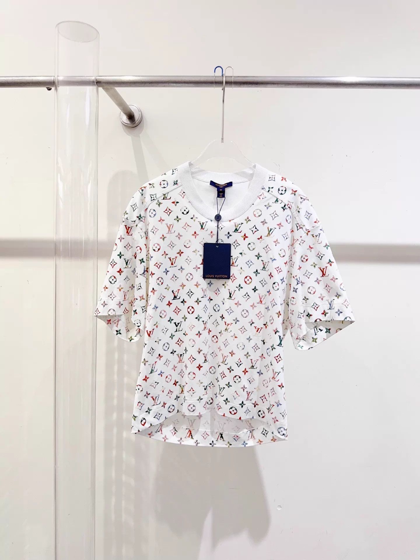 Louis Vuitton LV Full Logo Short Sleeve Tee XS Size XS / US 0-2 / IT 36-38 - 1 Thumbnail