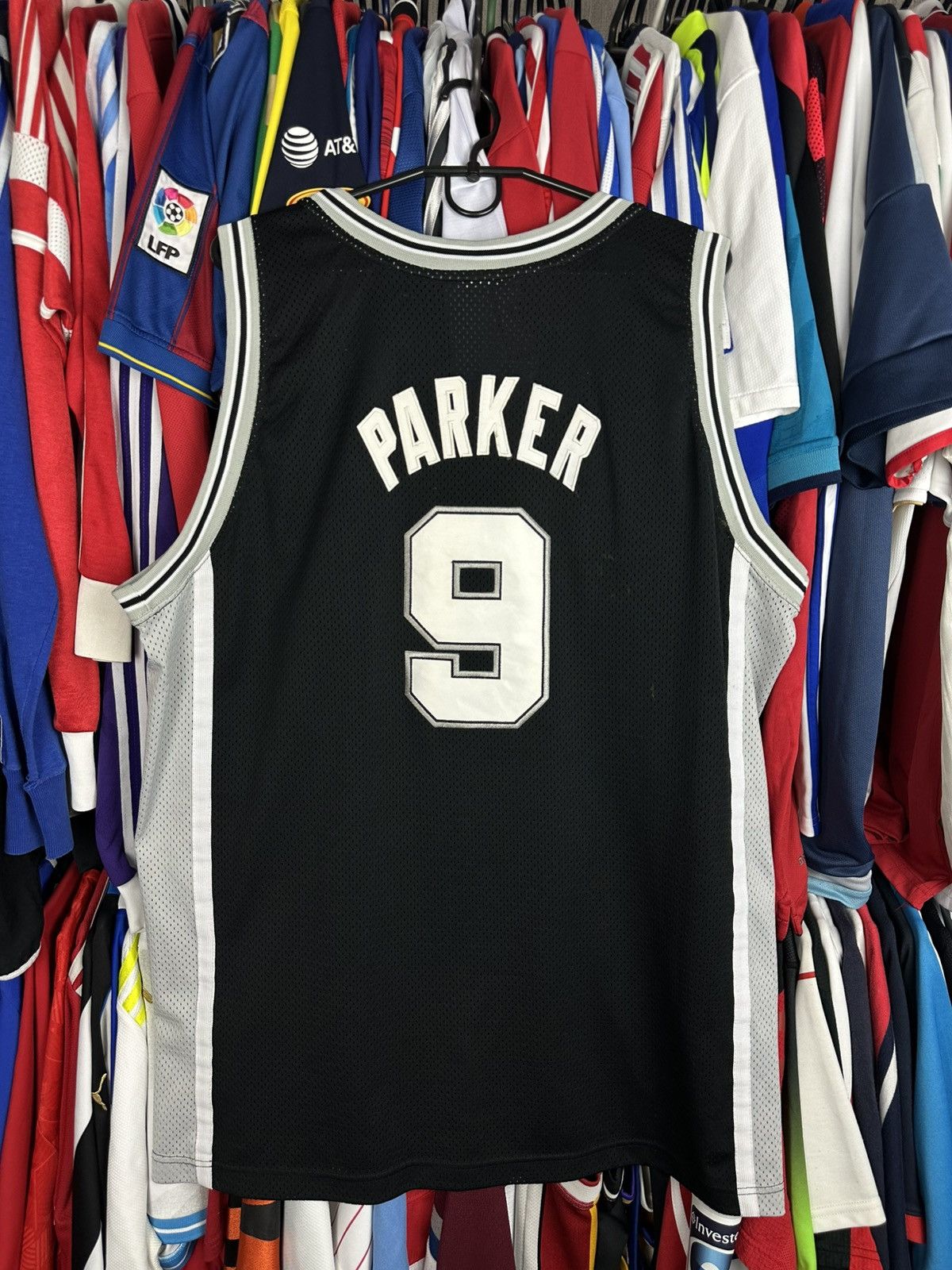 Champion × NBA × Vintage Vintage San Antonio Spurs Parker #9 NBA Champion Jersey Size US XL / EU 56 / 4 - 2 Thumbnail
