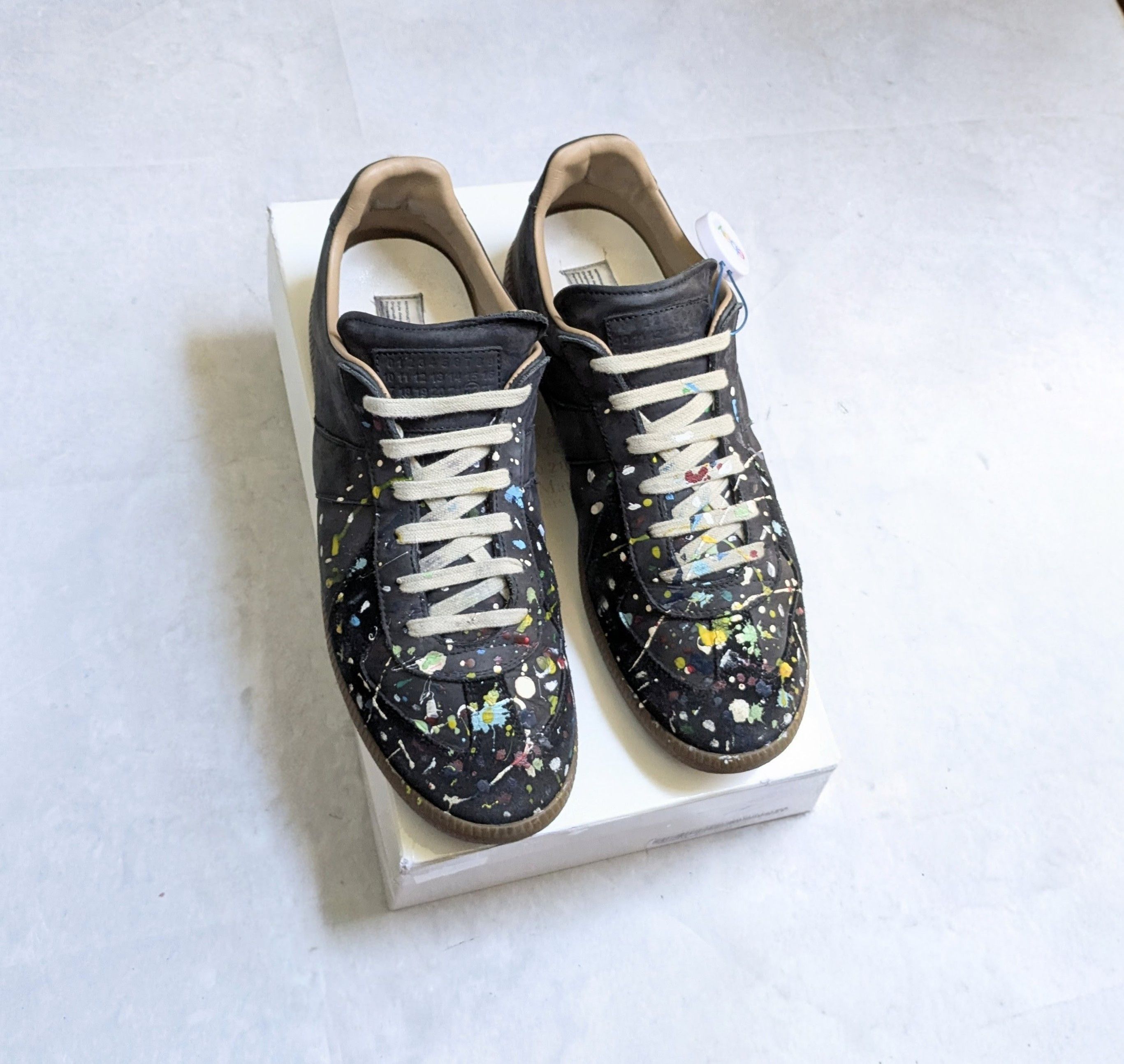 Maison Margiela Maison Margiela Replica Black Paint Splatter 11 44 Gum Low Size US 11 / EU 44 - 1 Thumbnail