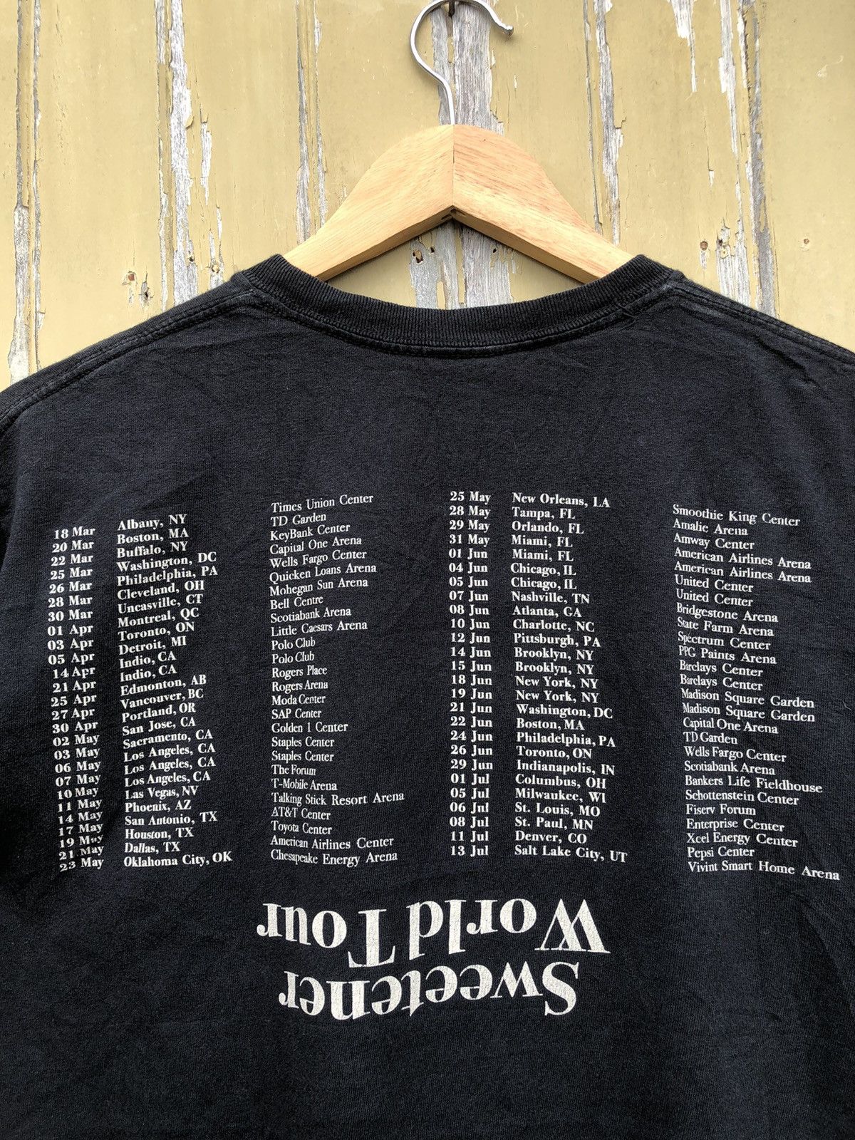 Band Tees Ariana Grande Sweetener World Tour Official Tshirts Size US M / EU 48-50 / 2 - 10 Thumbnail