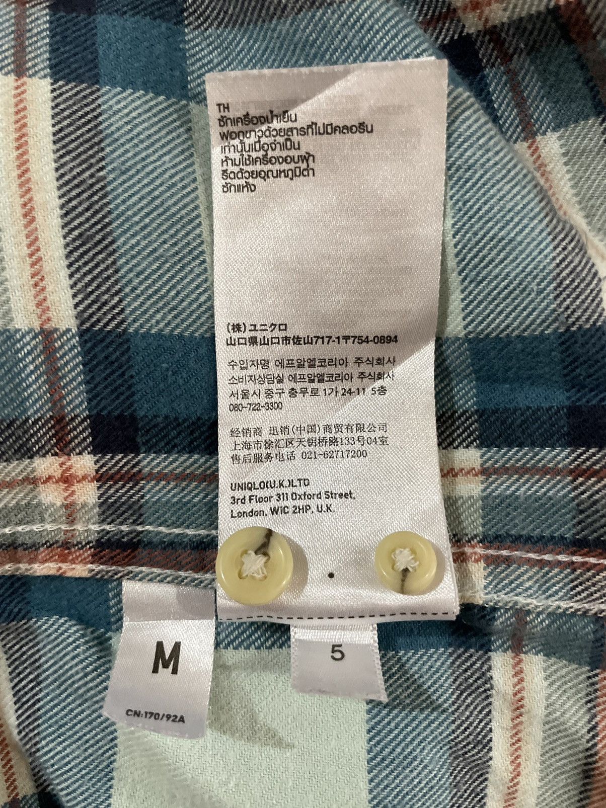 Japanese Brand × Uniqlo Vintage Uniqlo Travis Scott Style Tartan Plaid Flannel Size US M / EU 48-50 / 2 - 13 Thumbnail