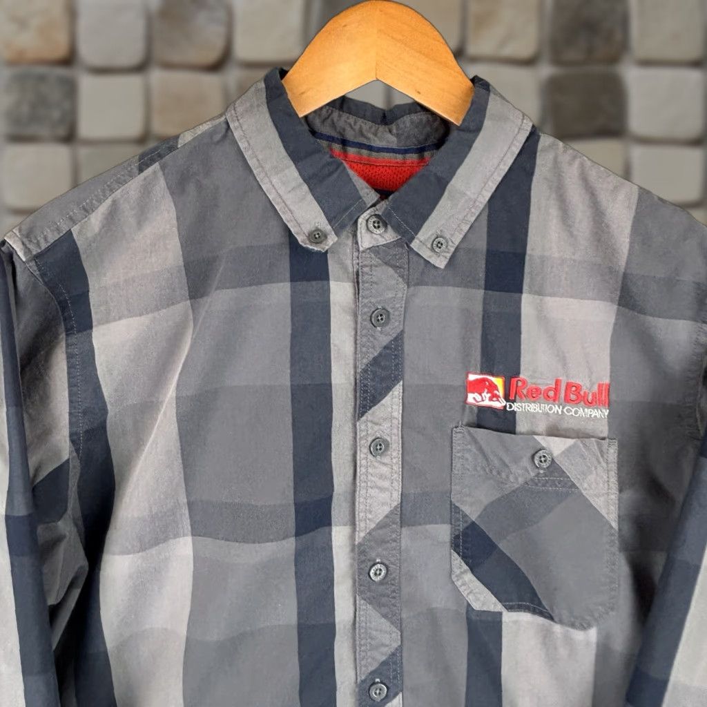 Vintage Red Bull Energy Drink Shirt Mens Large Gray Plaid Button Down Long Sleeve Size US L / EU 52-54 / 3 - 1 Thumbnail