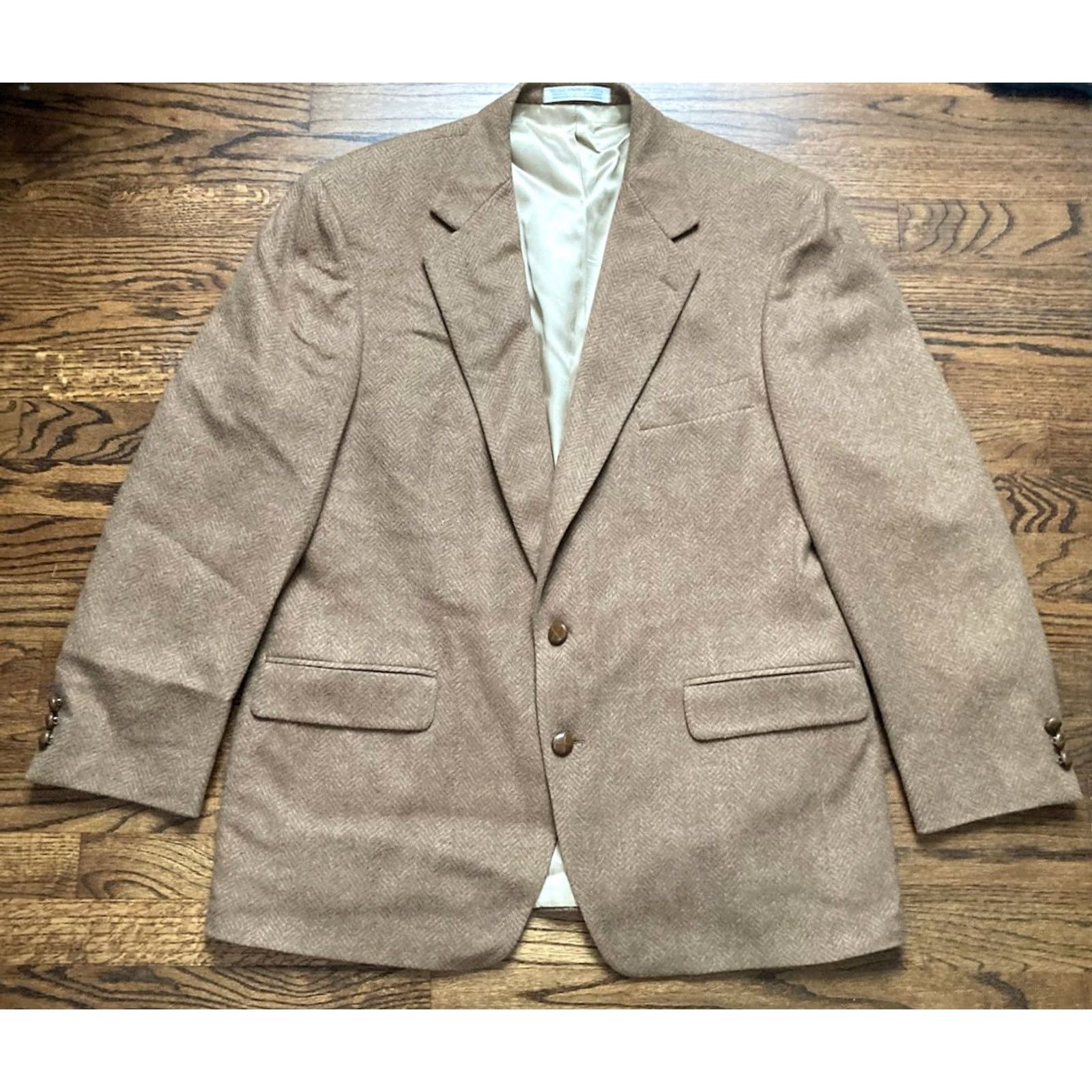 Camel Harwell’s Camel Hair Blazer Mens 44R Two Button Beige Jacket Herringbone Sport Coat Notch Lapel Regular Size: 44 Beige Camel Size 44R - 2 Thumbnail