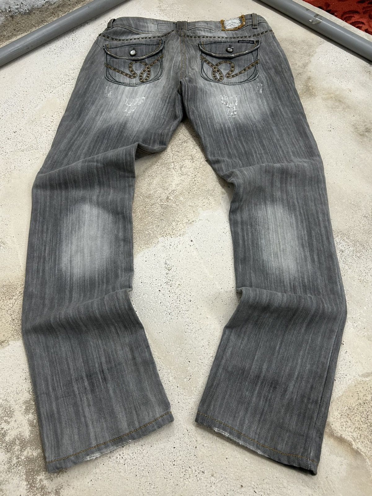 20471120 × Hysteric Glamour × Japanese Brand Industrial Revolution Grey Washed Distressed Studded Button Size US 32 / EU 48 - 2 Thumbnail