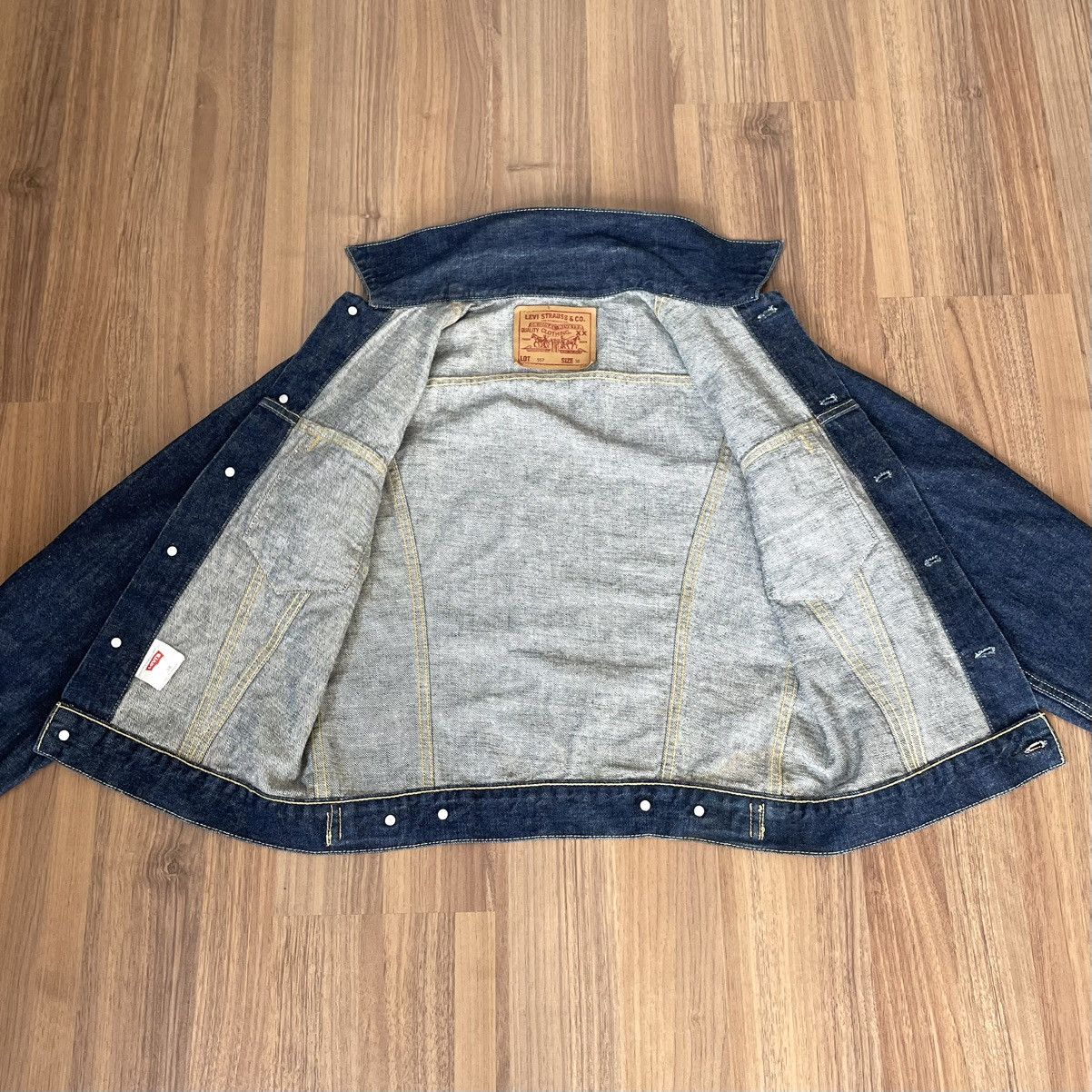 Levi's Vtg 90s Japan Levi’s Lot 557 Type-lll Trucker Denim Jacket Size US M / EU 48-50 / 2 - 13 Thumbnail