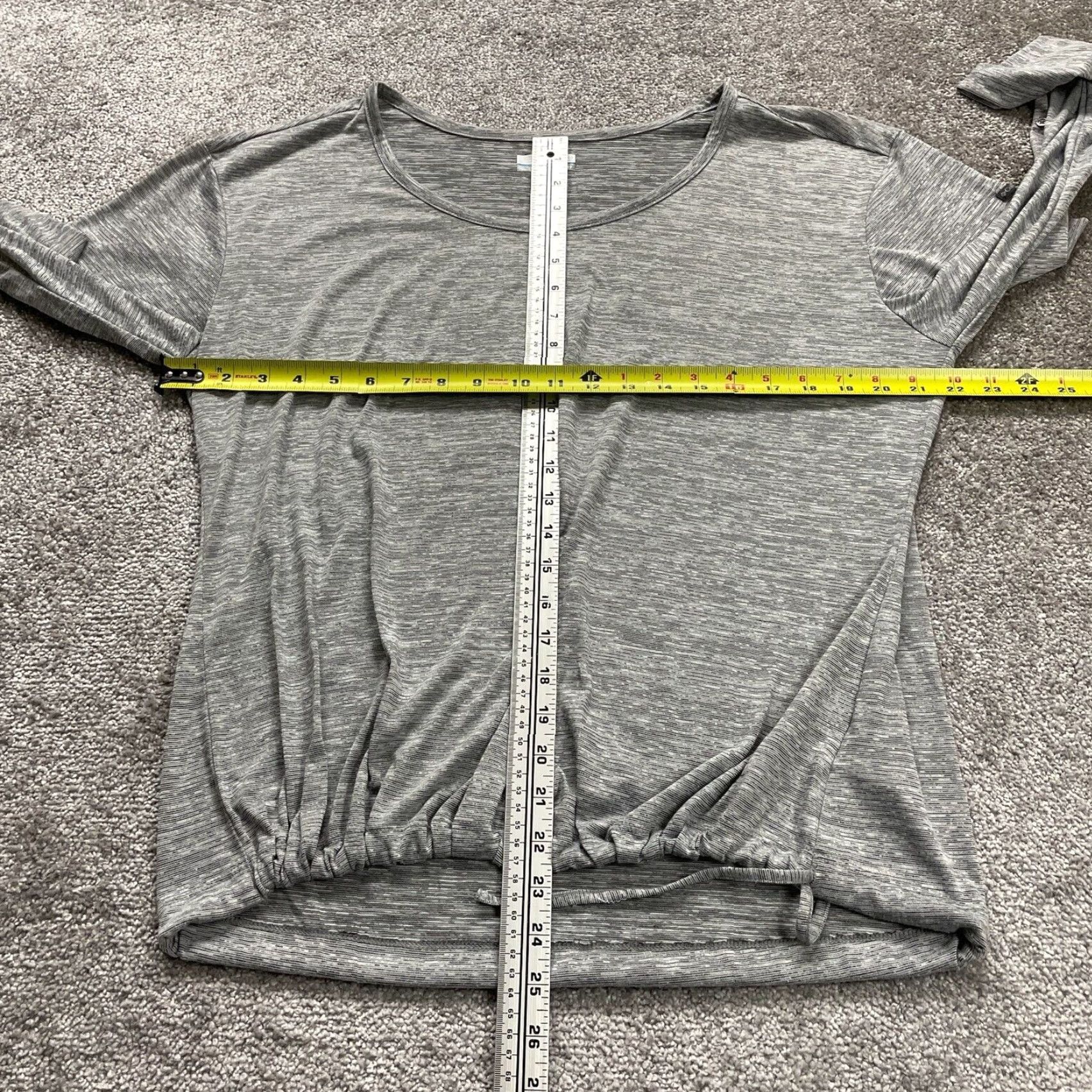 Vintage Columbia Shirt Women XL Gray Round Neck Roll Tab Sleeve Stretch Casual Outdoor Size XL / US 12-14 / IT 48-50 - 6 Thumbnail