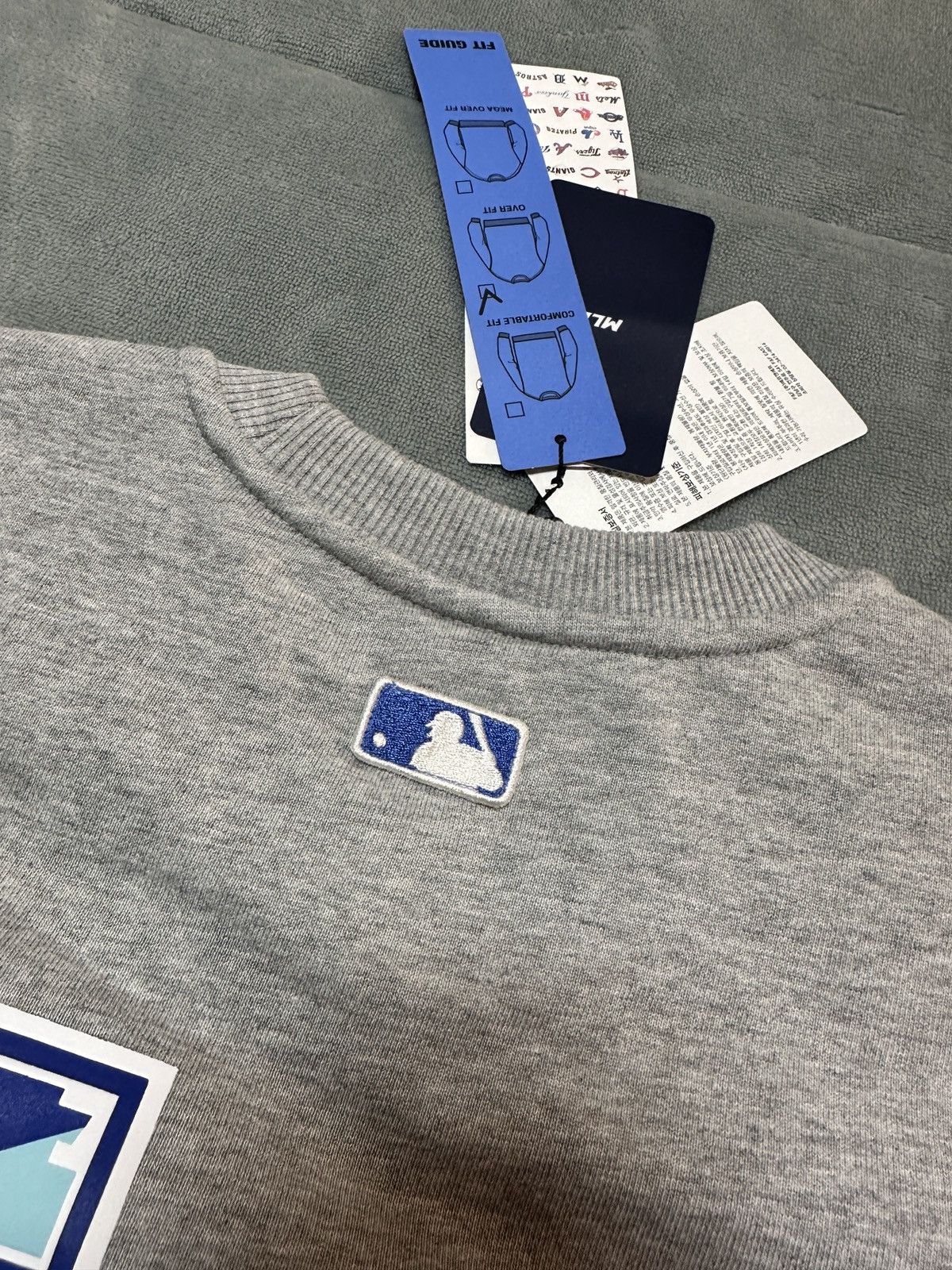 MLB New LA Dodgers graphic Crewneck Sweatshirt Size LARGE Size US L / EU 52-54 / 3 - 11 Thumbnail
