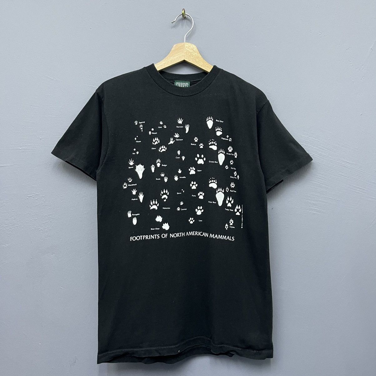 Vintage Vintage 90s Footprints Mammals T-Shirt Size US M / EU 48-50 / 2 - 1 Thumbnail