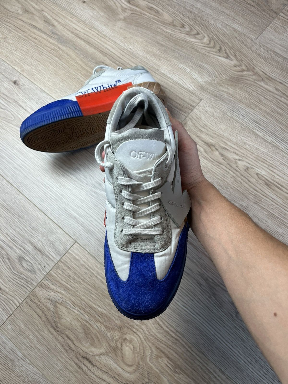 Off-White Off-White Vulc low Floating Arrow Blue Fluo Men’s Sneakers Size US 9 / EU 42 - 2 Thumbnail