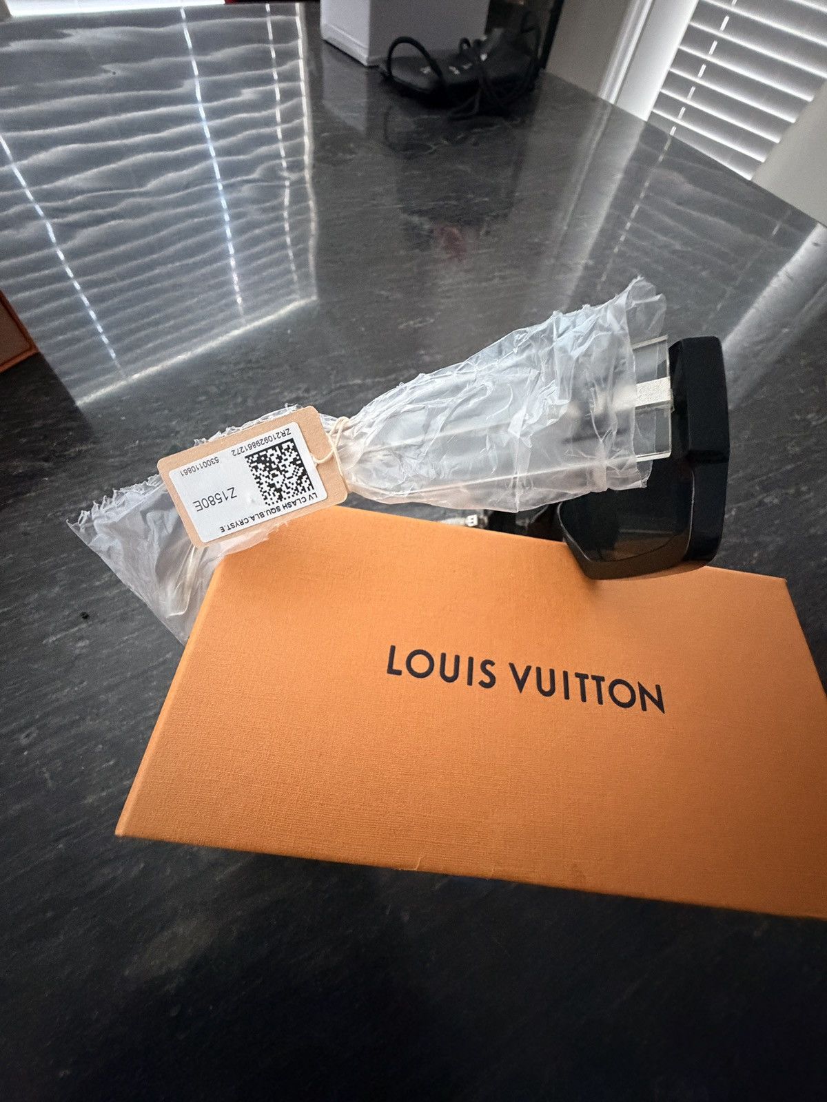 Louis Vuitton Louis Vuitto CLASH Square black and Crystal Sunglasses Size ONE SIZE - 5 Thumbnail
