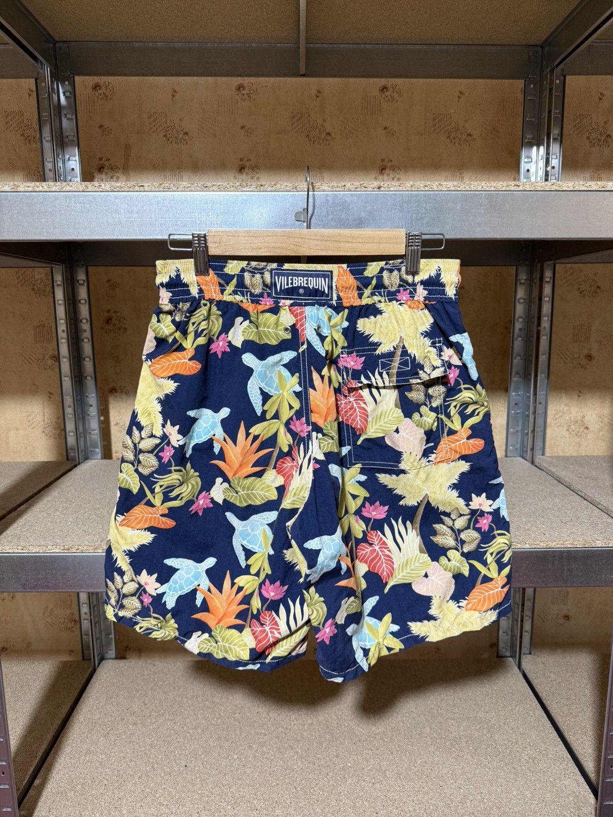 Vilebrequin Luxury Vilebrequin Multicolor Flowers And Turtles Shorts Size US 32 / EU 48 - 2 Thumbnail