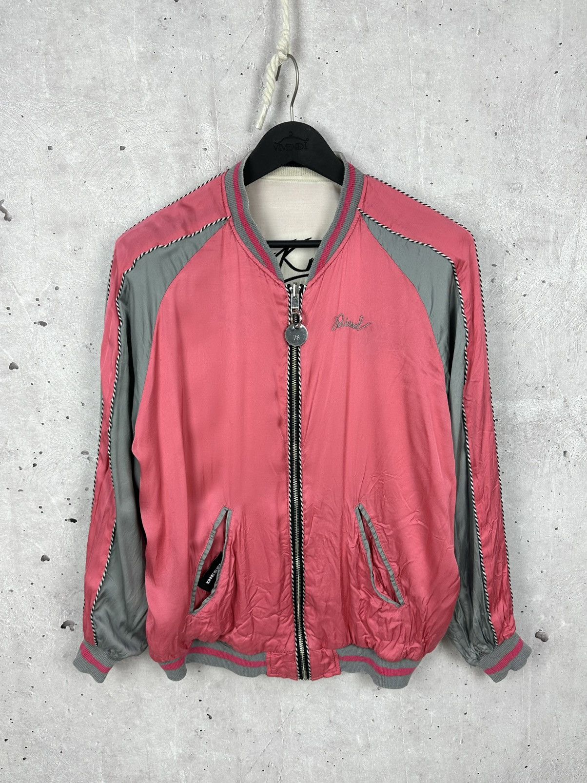 Diesel × Japanese Brand × Vintage Diesel Japanese Style Viscose Reversible Zip Women’s Bomber Size S / US 4 / IT 40 - 14 Thumbnail