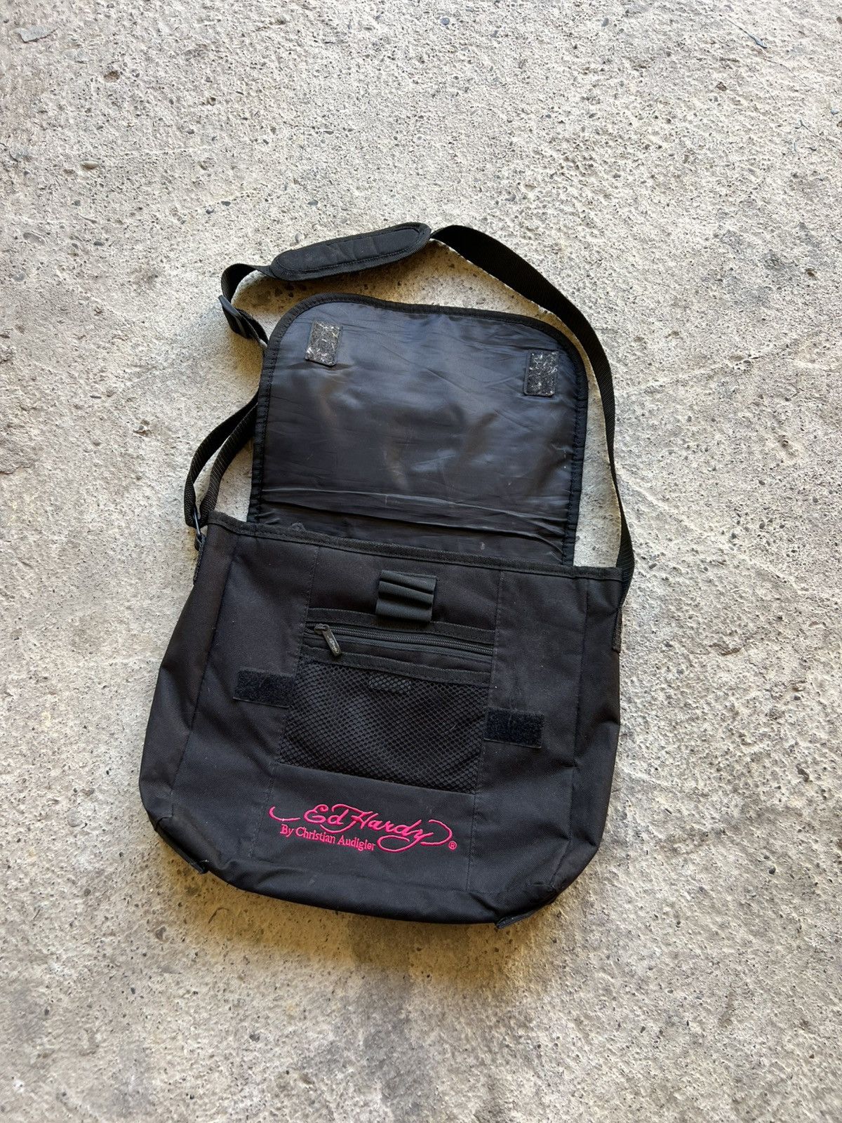 Ed Hardy Rare Ed Hardy Bag Big Logo Rhinestones Vintage Monogram Size ONE SIZE - 3 Thumbnail