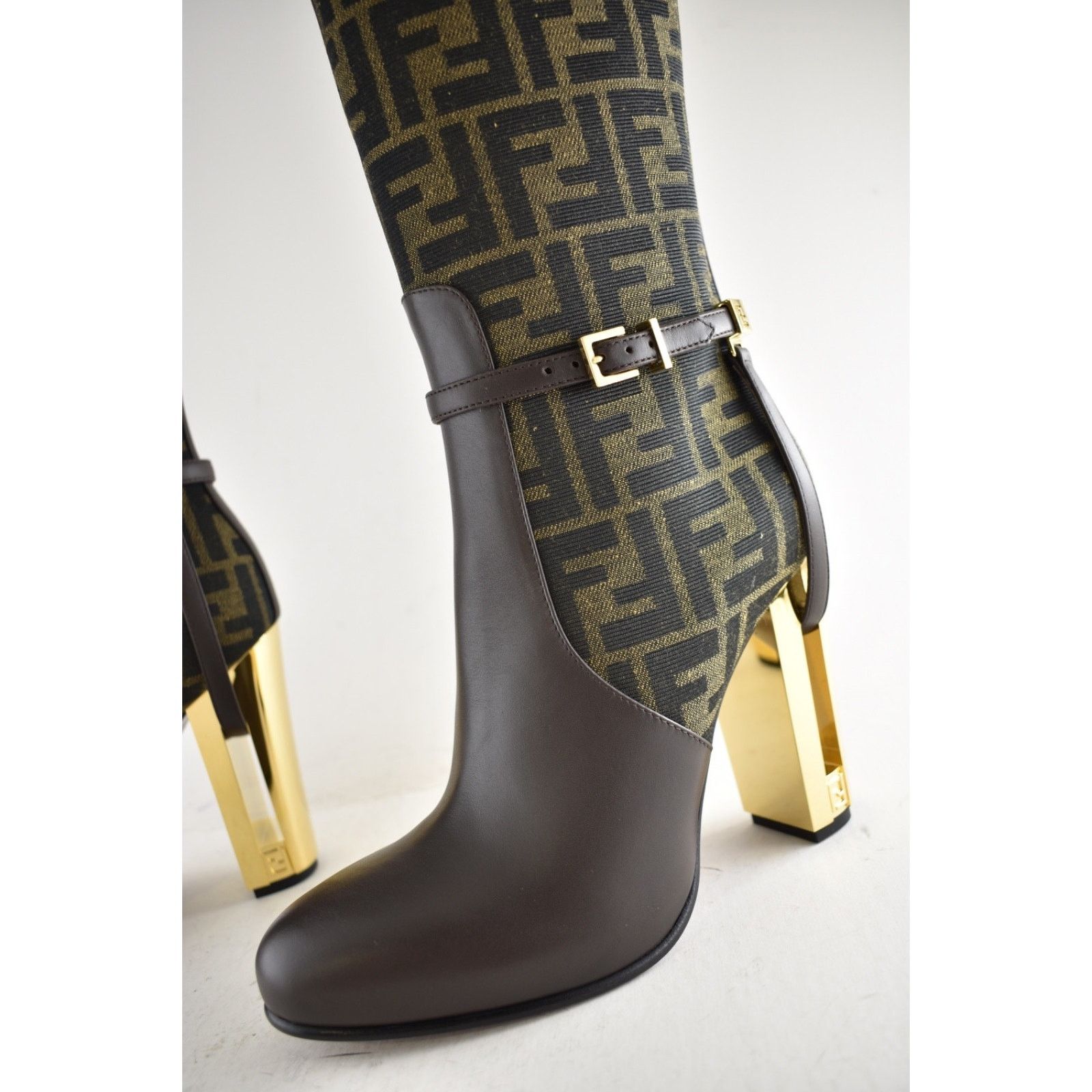 Fendi Fendi 105mm Traced Brown Leather Monogram FF Logo Size US 7 / IT 37 - 15 Thumbnail