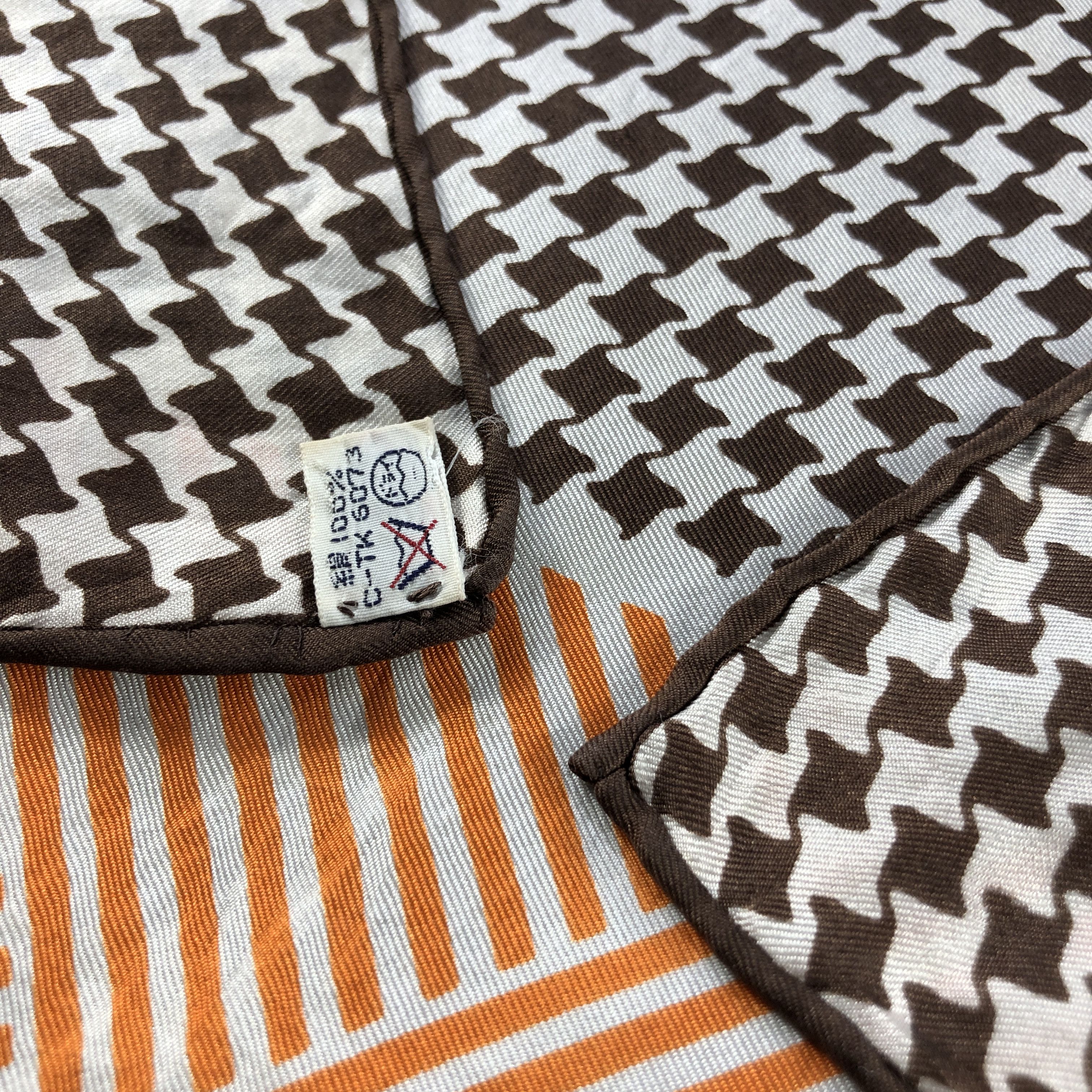 Vintage Vintage Luxury Houndstooth Hand Rolled Silk Scarf M1337 Size ONE SIZE - 4 Thumbnail