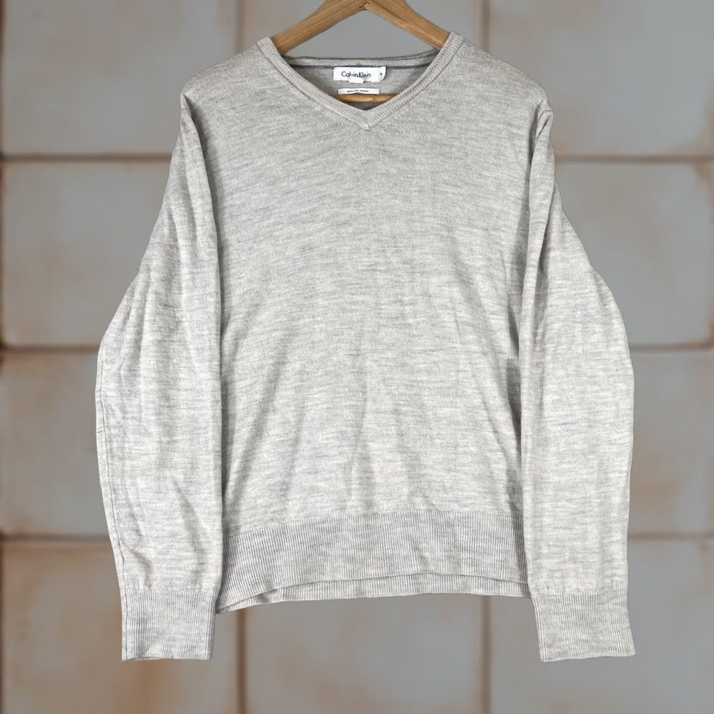Calvin Klein Calvin Klein V-Neck Sweater Mens M Gray Merino Wool Pullover Regular Knitted Size US M / EU 48-50 / 2 - 1 Thumbnail