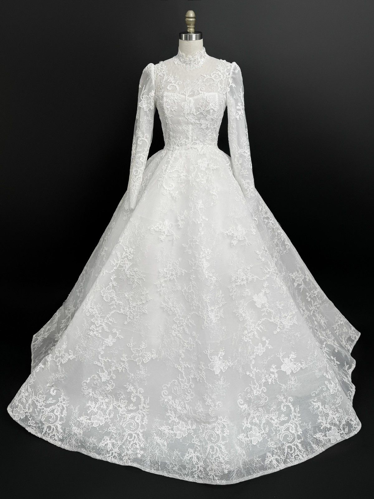 Other Preloved US 2 Anna Augusta French Corded Lace Bridal Dress Size XS / US 0-2 / IT 36-38 - 1 Thumbnail