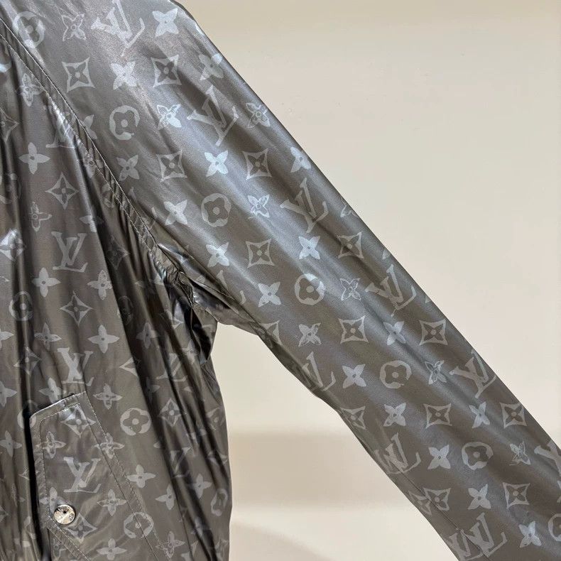 Louis Vuitton Louis Vuitton Titanium Empty Silver Full Print Jacket Size XS / US 0-2 / IT 36-38 - 4 Thumbnail